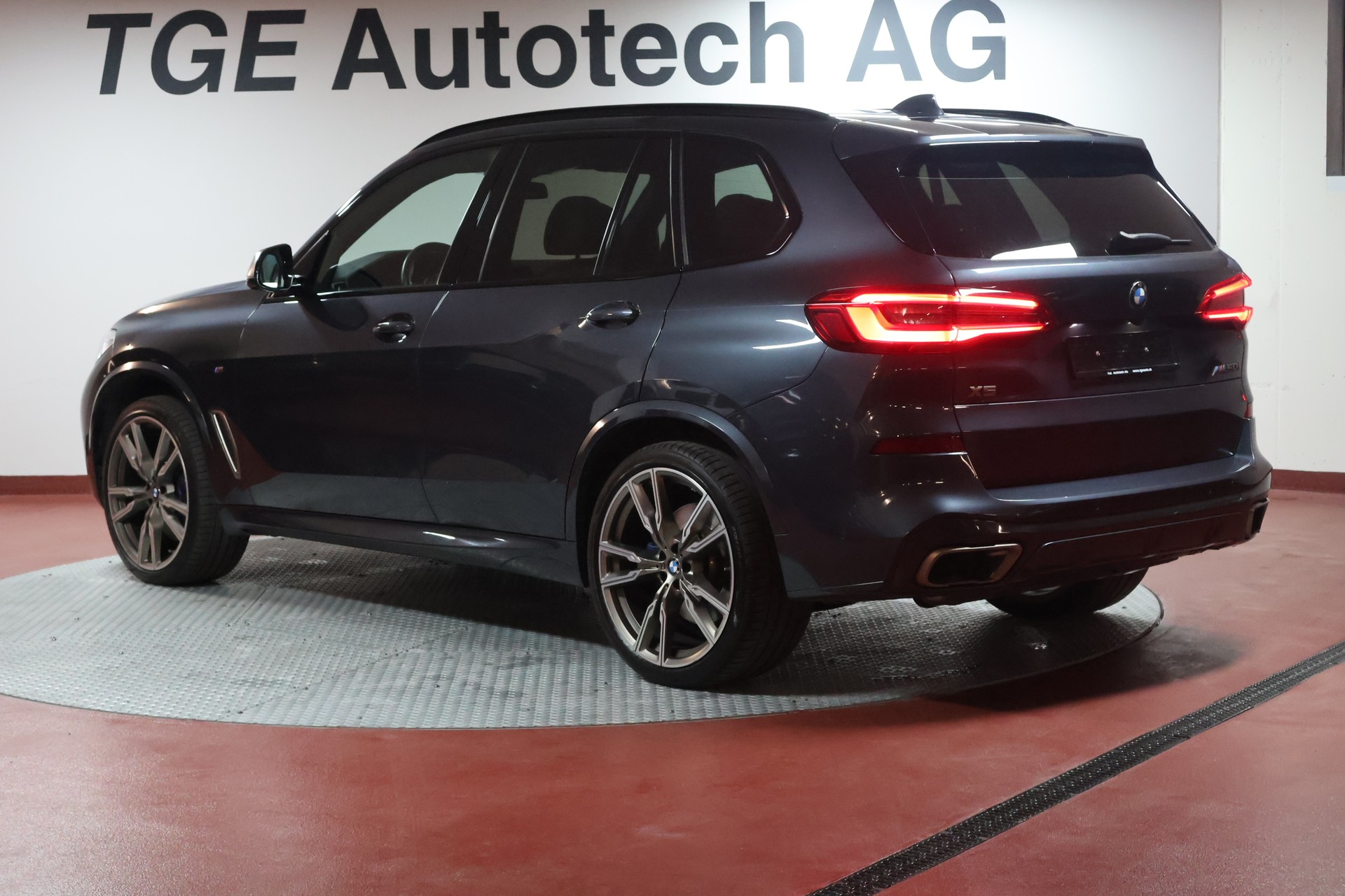 BMW X5 xDrive M50i Steptronic-image-20