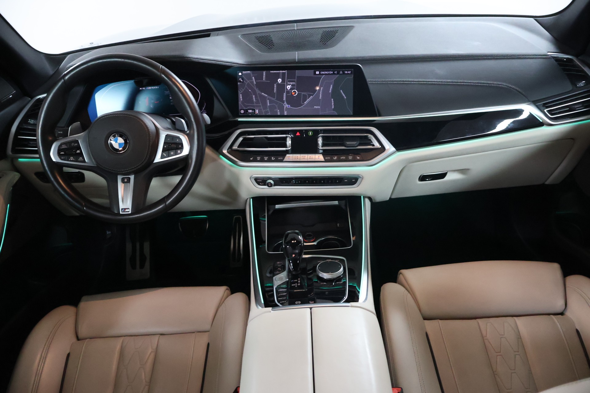 BMW X5 xDrive M50i Steptronic-image-11