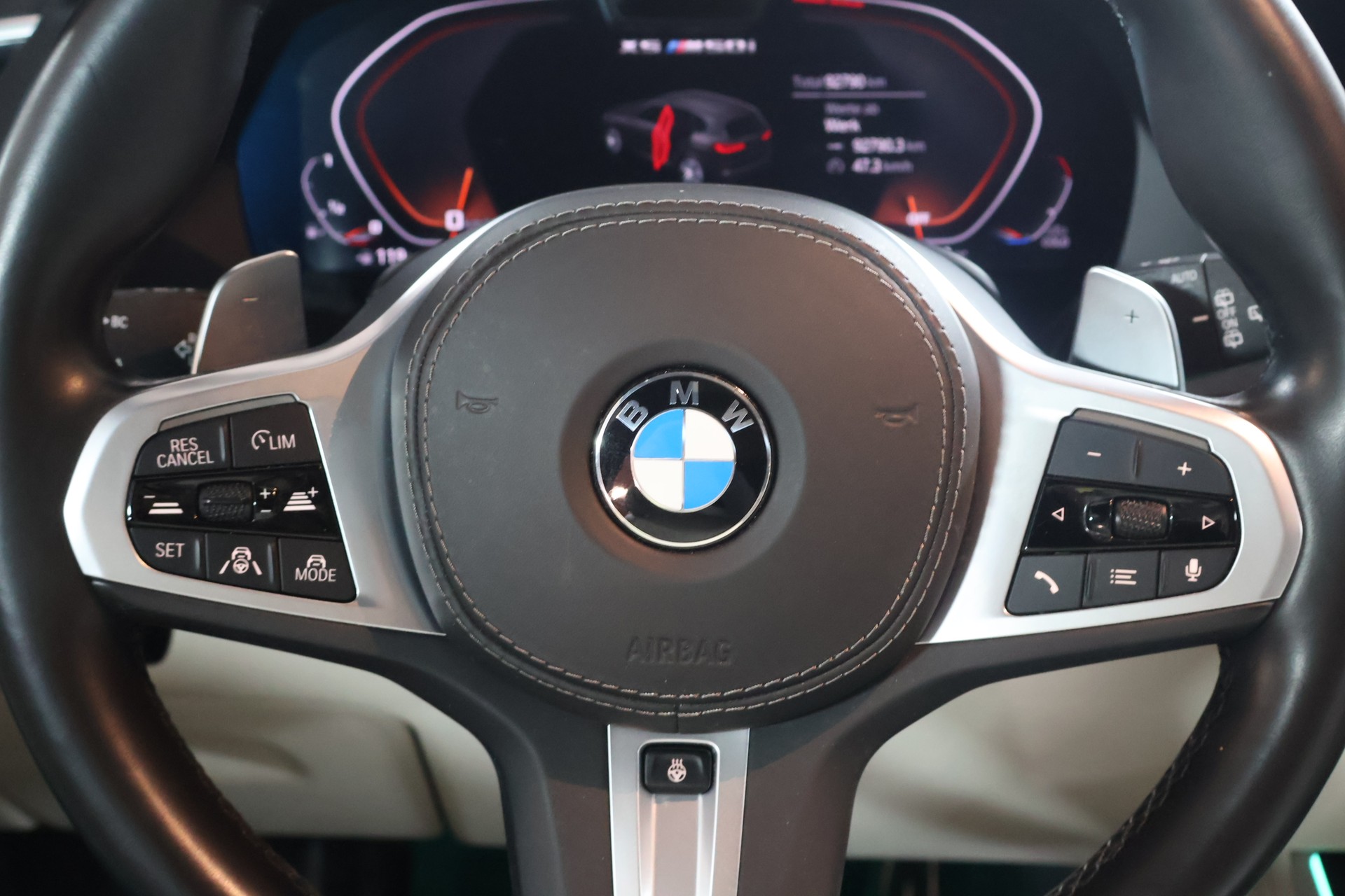 BMW X5 xDrive M50i Steptronic-image-9
