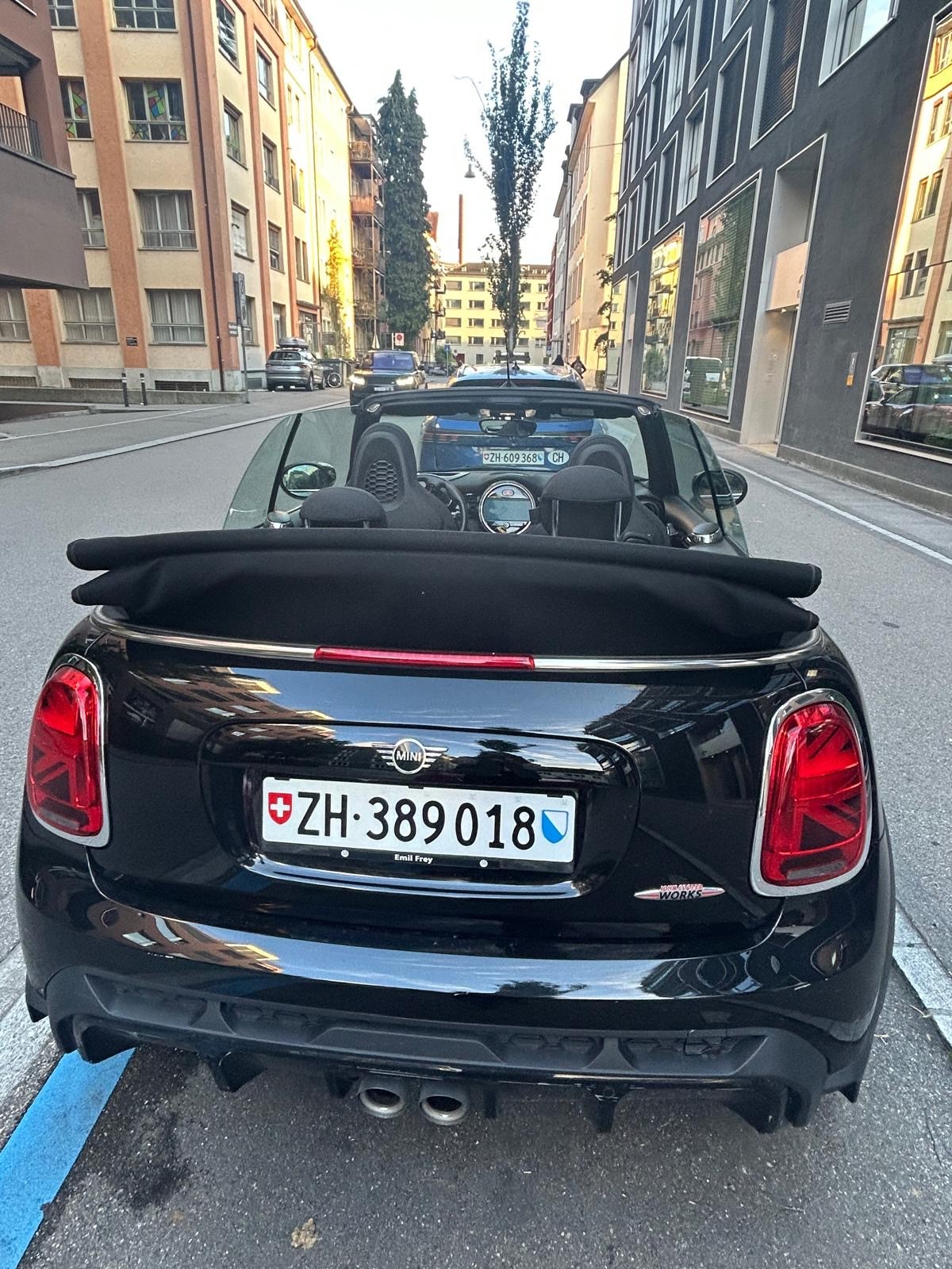 MINI Cooper John Cooper Works Cabriolet Steptronic-image-1