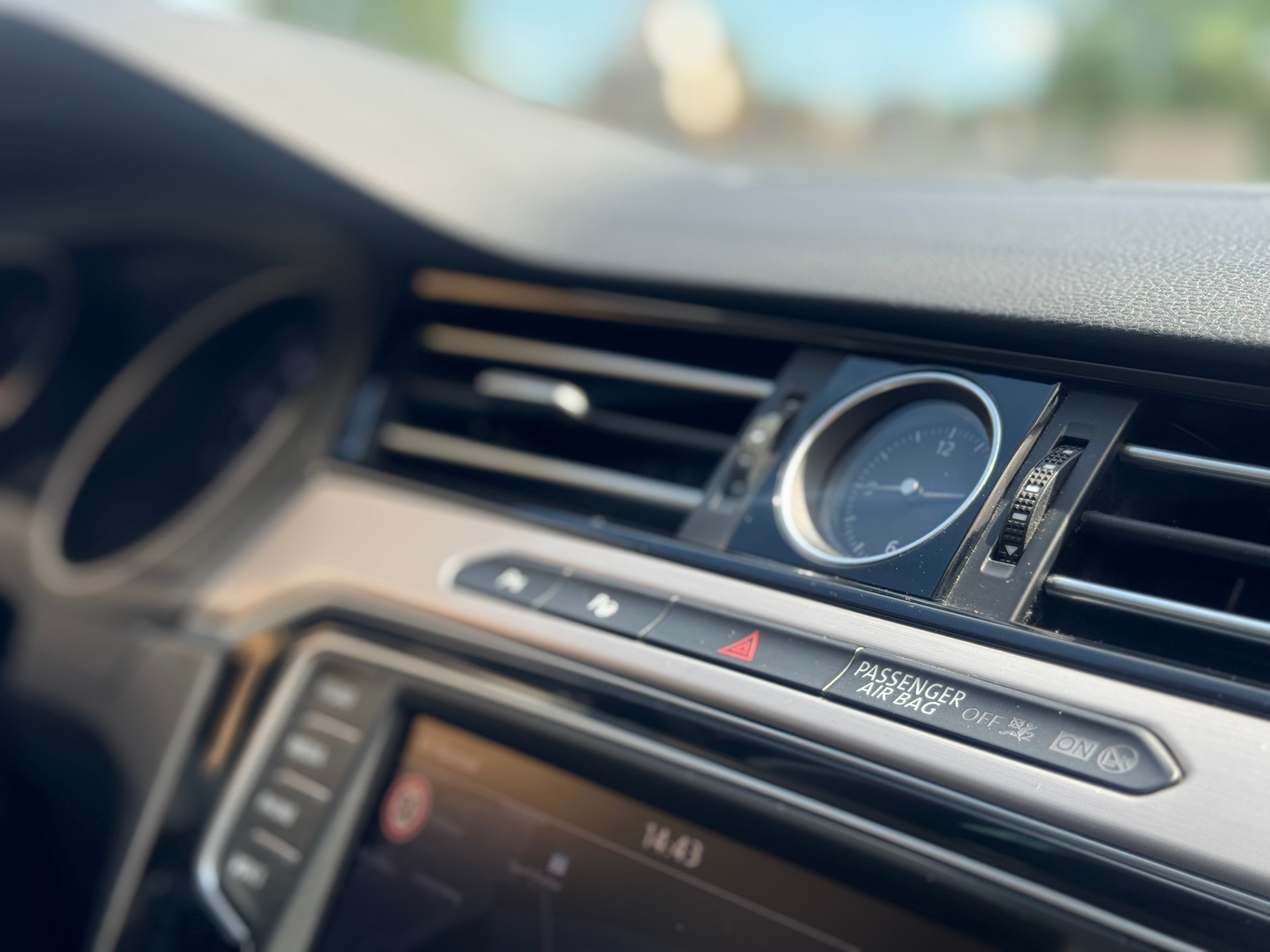 VW Passat Variant 2.0 TDI BMT High. DSG 4Motion-image-31