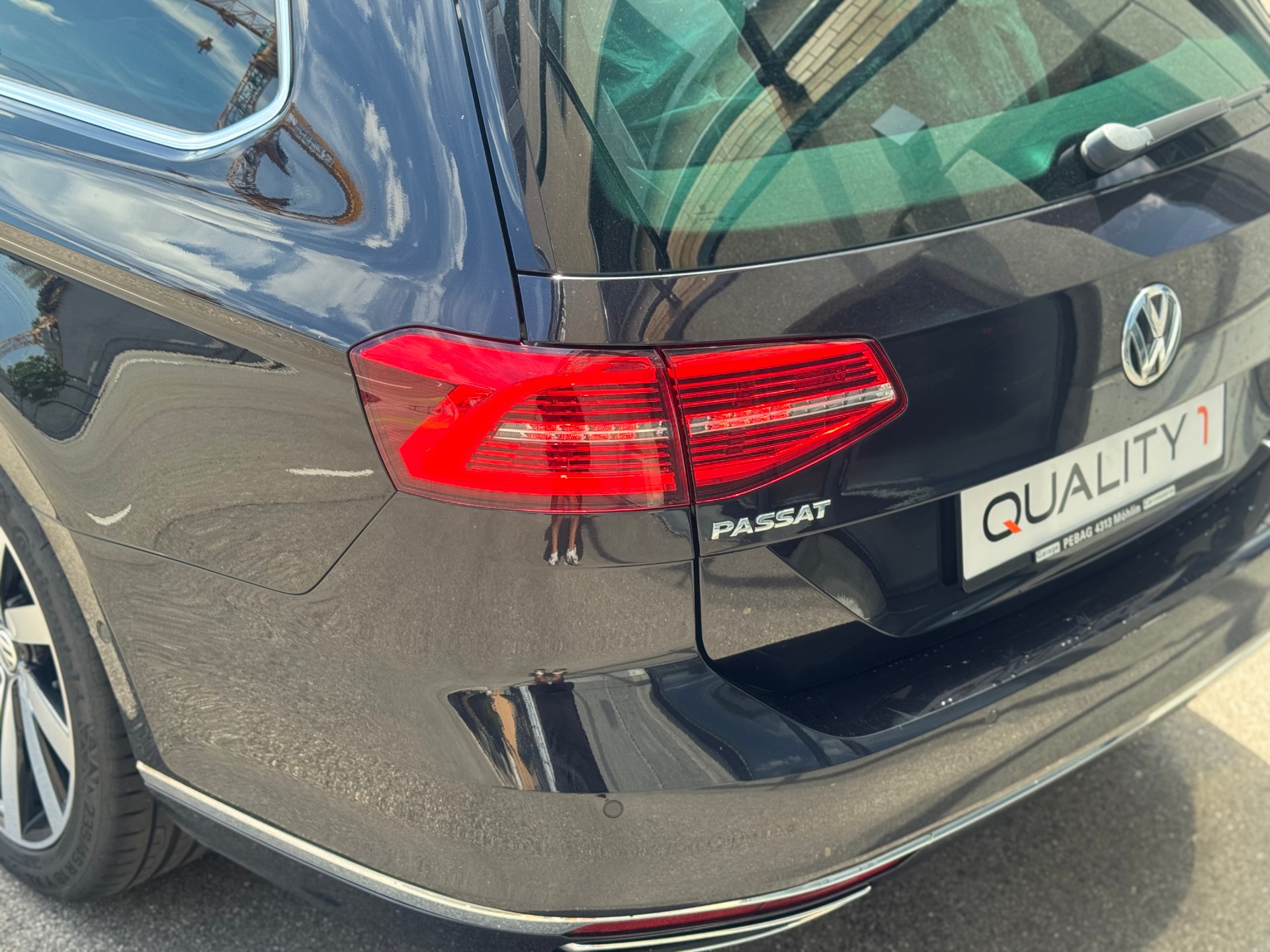 VW Passat Variant 2.0 TDI BMT High. DSG 4Motion-image-8