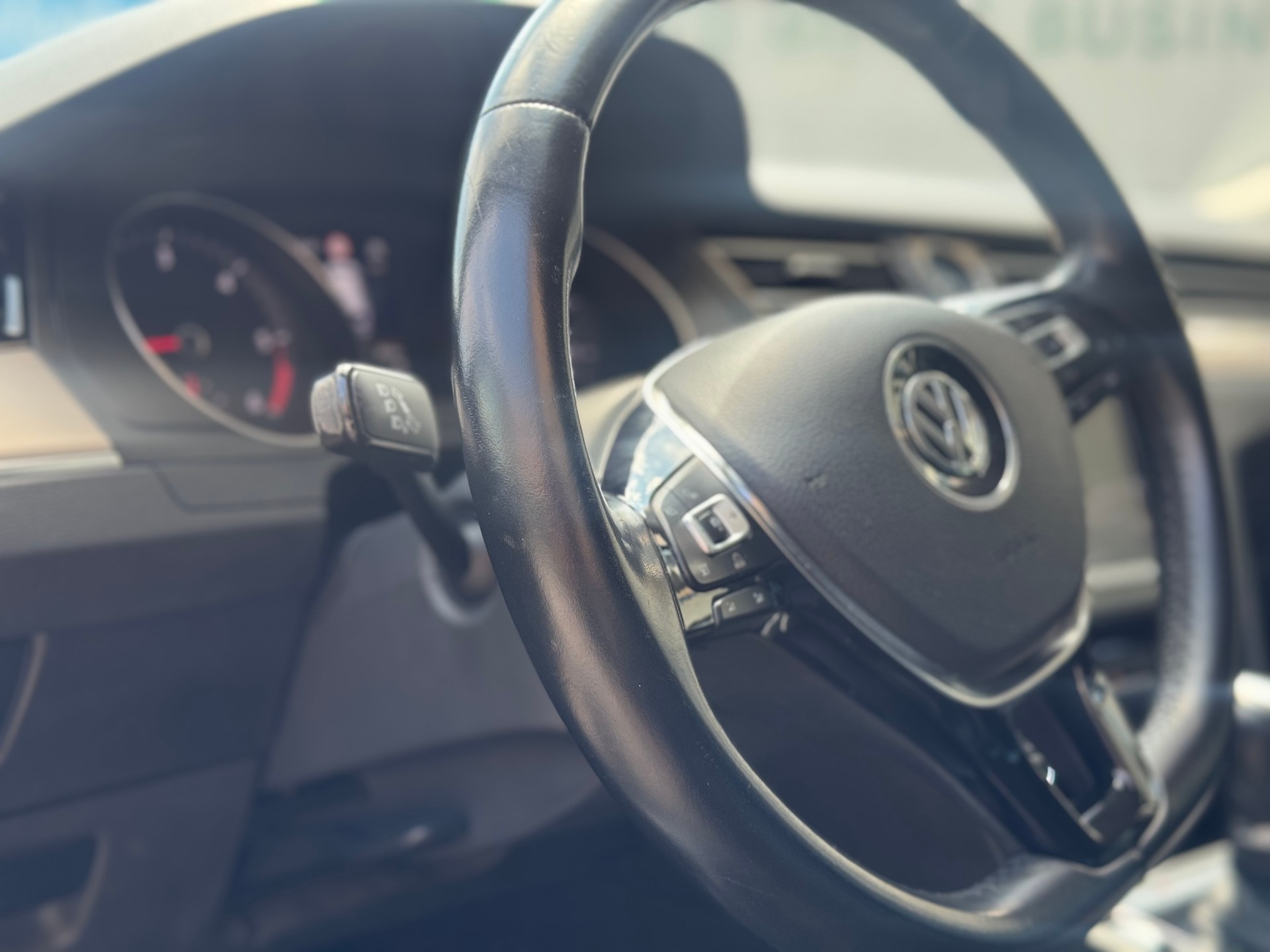VW Passat Variant 2.0 TDI BMT High. DSG 4Motion-image-15