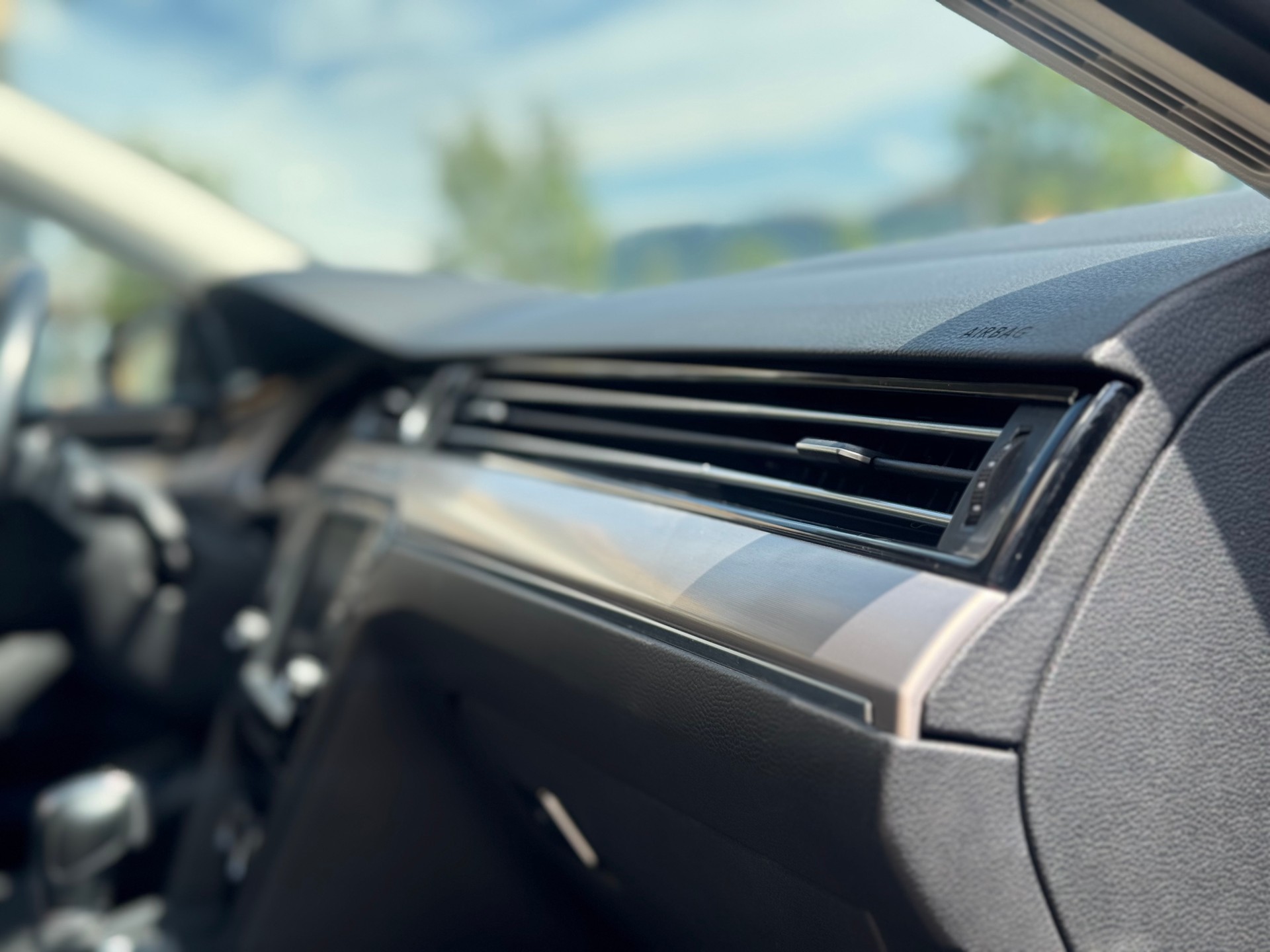 VW Passat Variant 2.0 TDI BMT High. DSG 4Motion-image-30