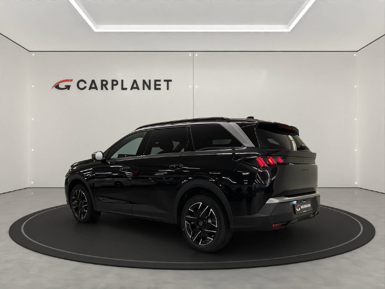 PEUGEOT 5008 1.2 Hybrid Allure Premium-image-2