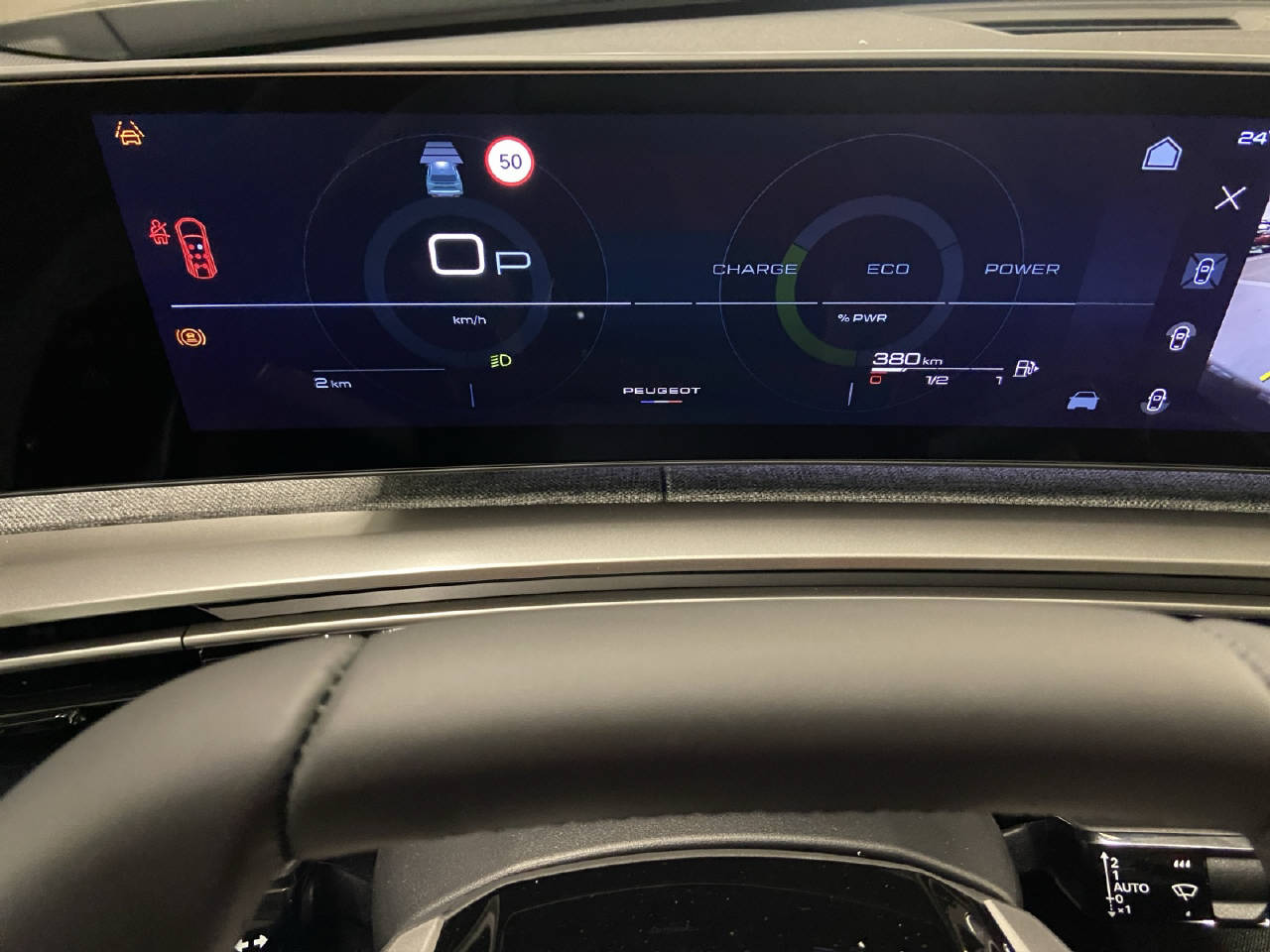 PEUGEOT 5008 1.2 Hybrid Allure Premium-image-9