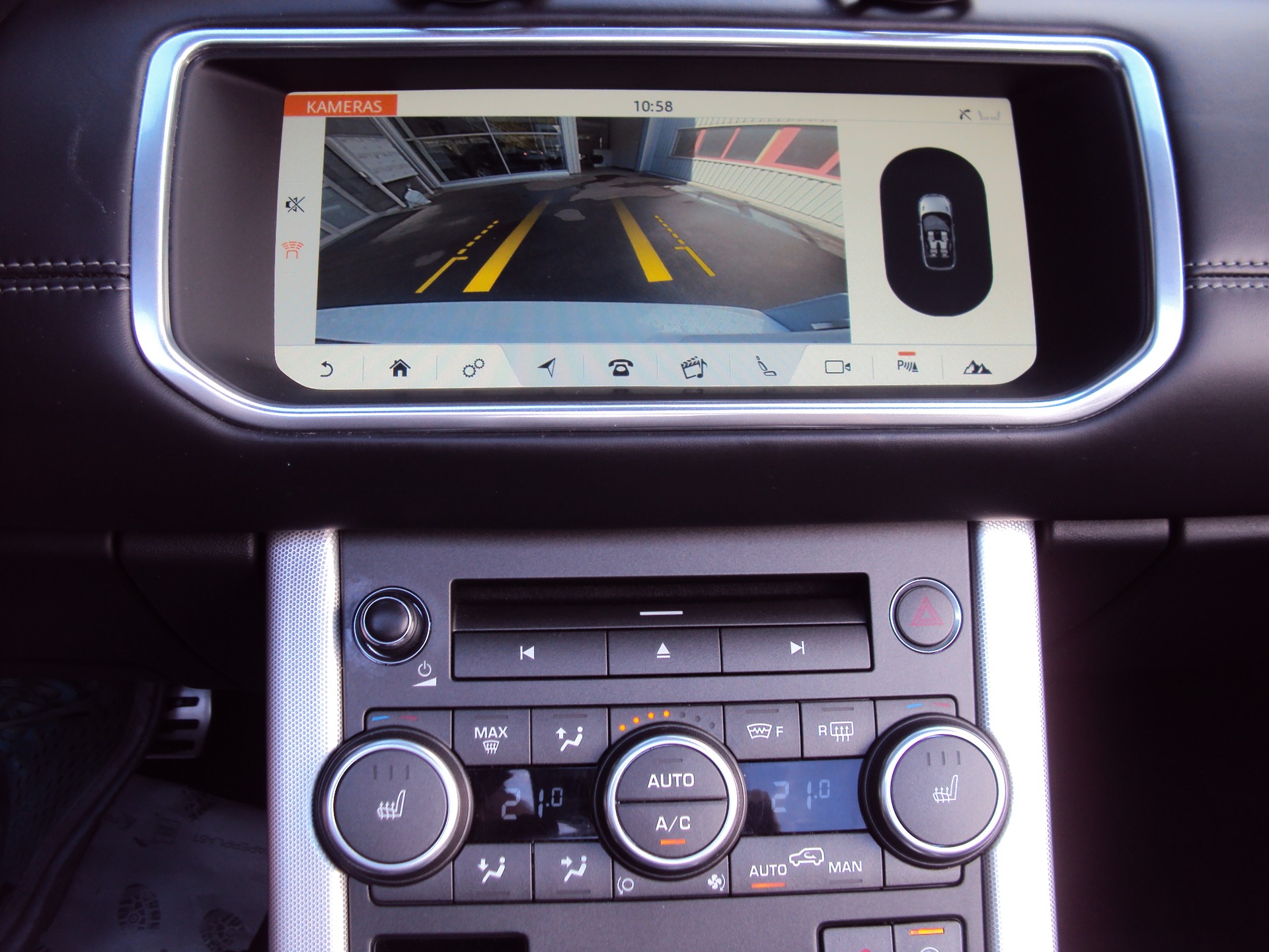 LAND ROVER Range Rover Evoque Convert. 2.0Si4 HSE Dynamic AT9-image-10