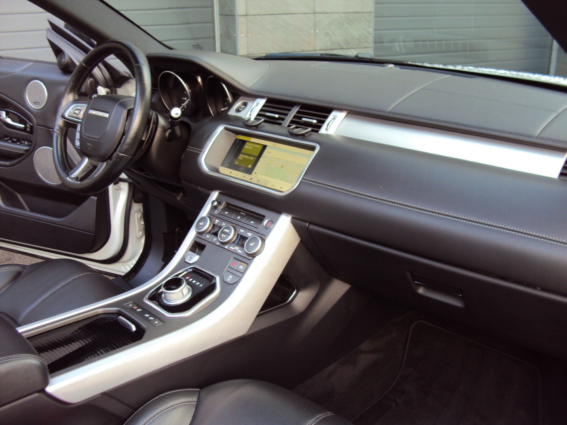 LAND ROVER Range Rover Evoque Convert. 2.0Si4 HSE Dynamic AT9-image-12