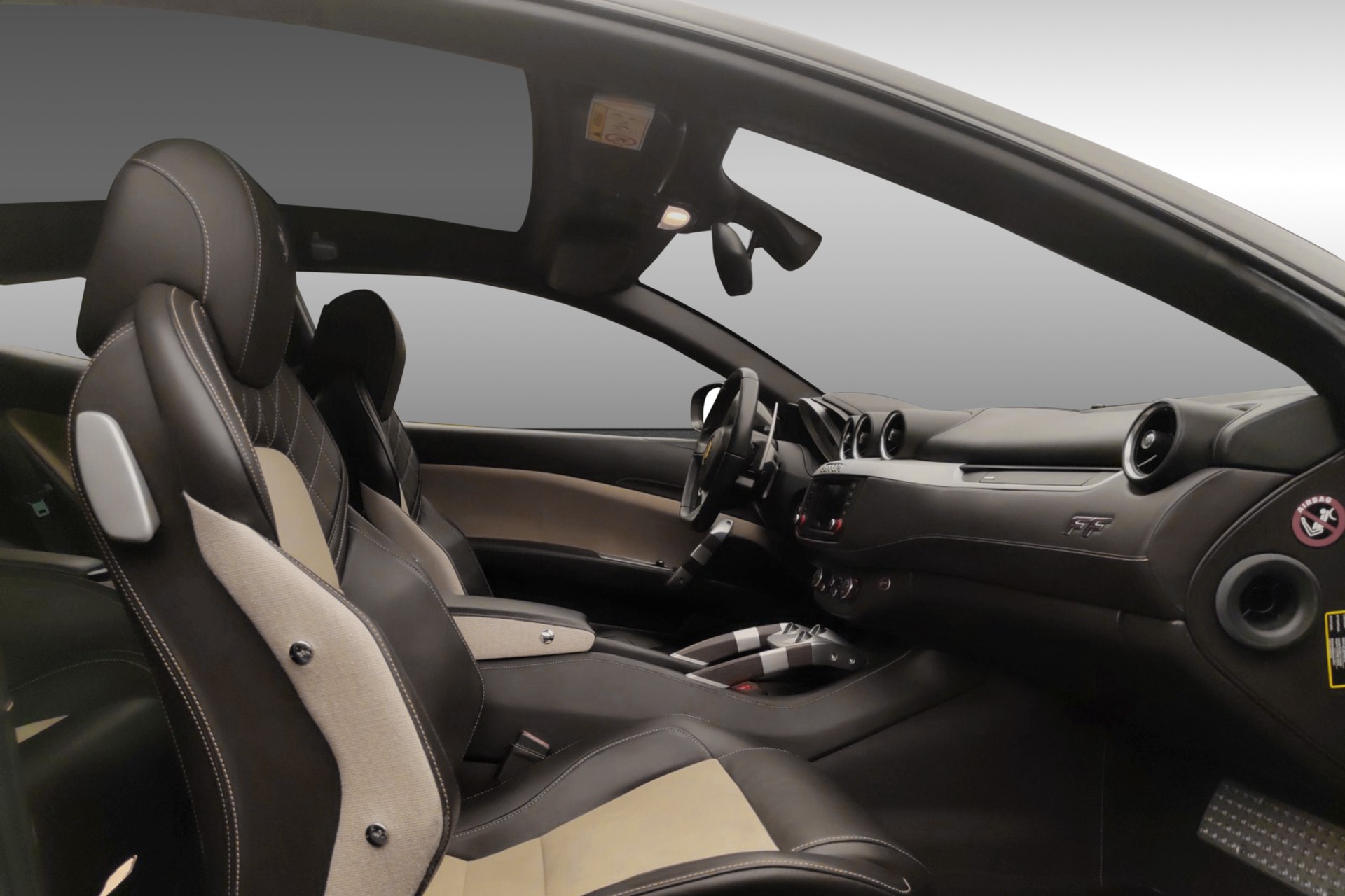 FERRARI FF-image-11