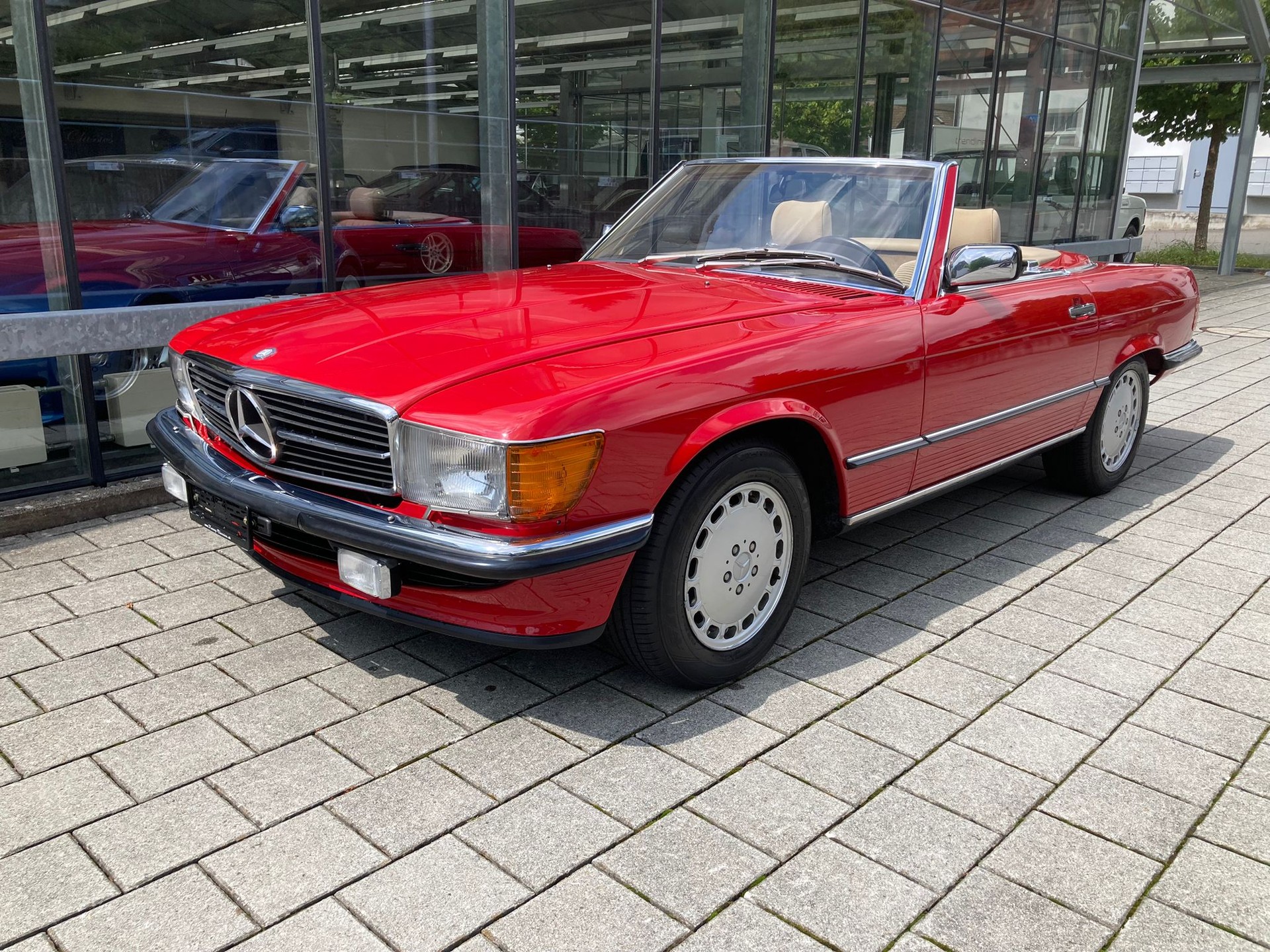 MERCEDES-BENZ 300 SL Automatic-showroom-element-1