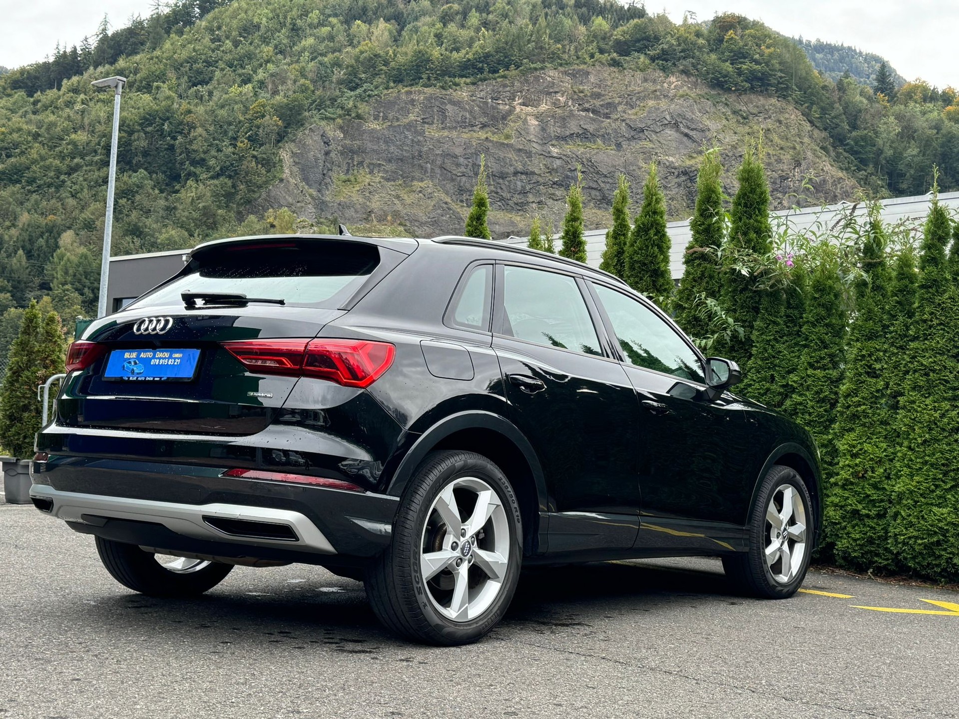 AUDI Q3 40 TFSI quattro S-tronic-image-6