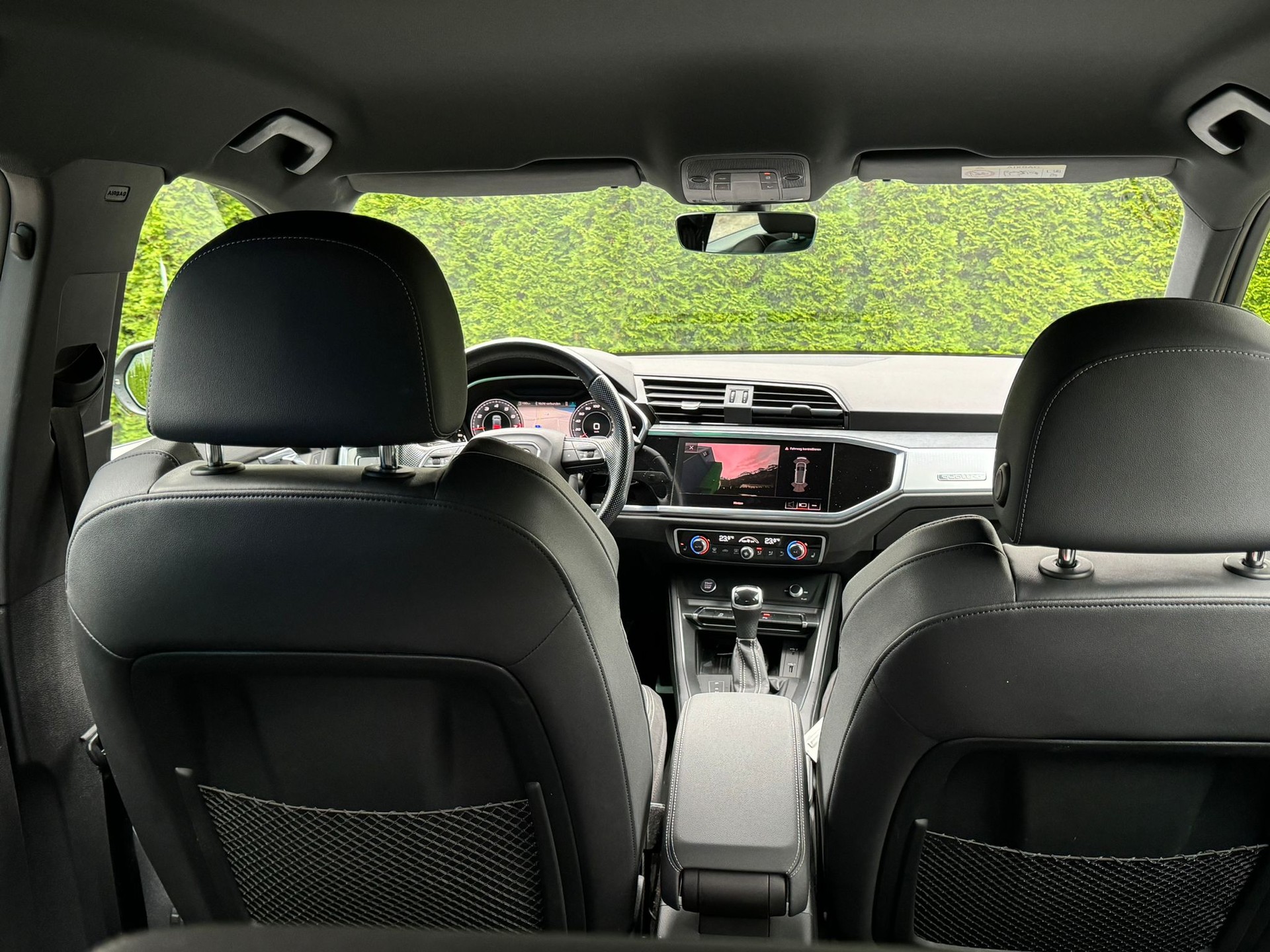 AUDI Q3 40 TFSI quattro S-tronic-image-11