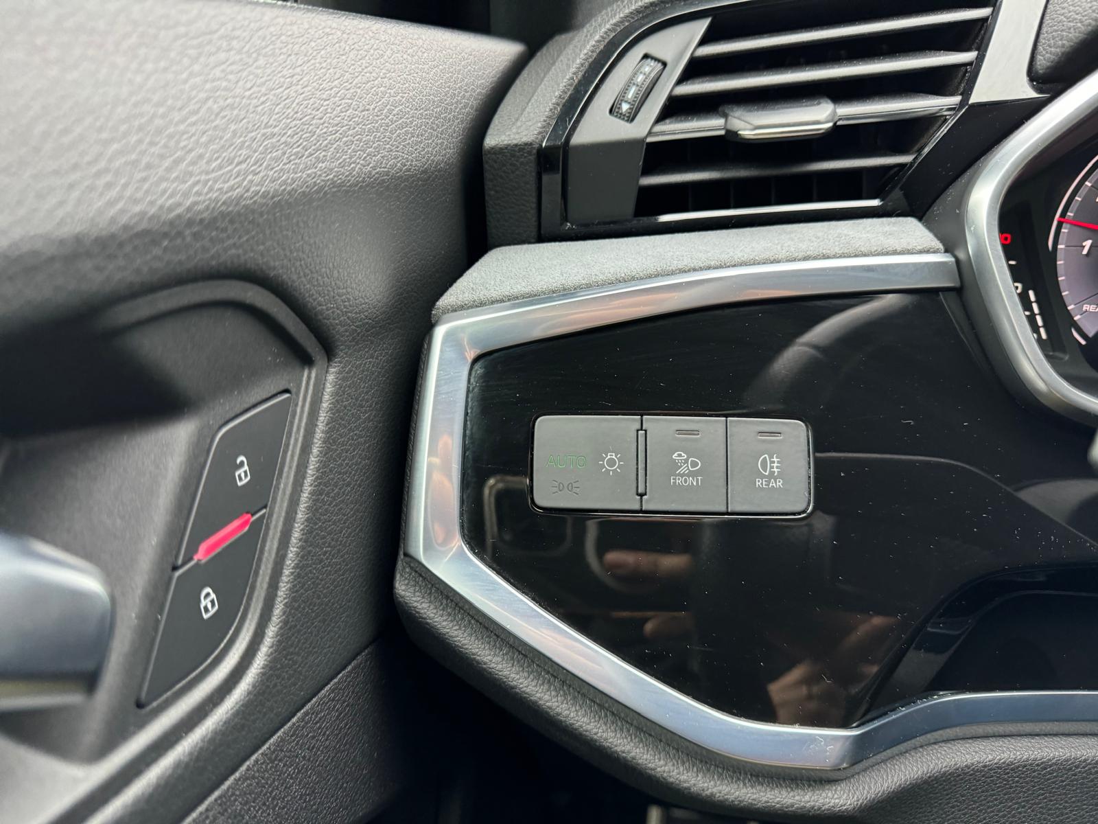 AUDI Q3 40 TFSI quattro S-tronic-image-20