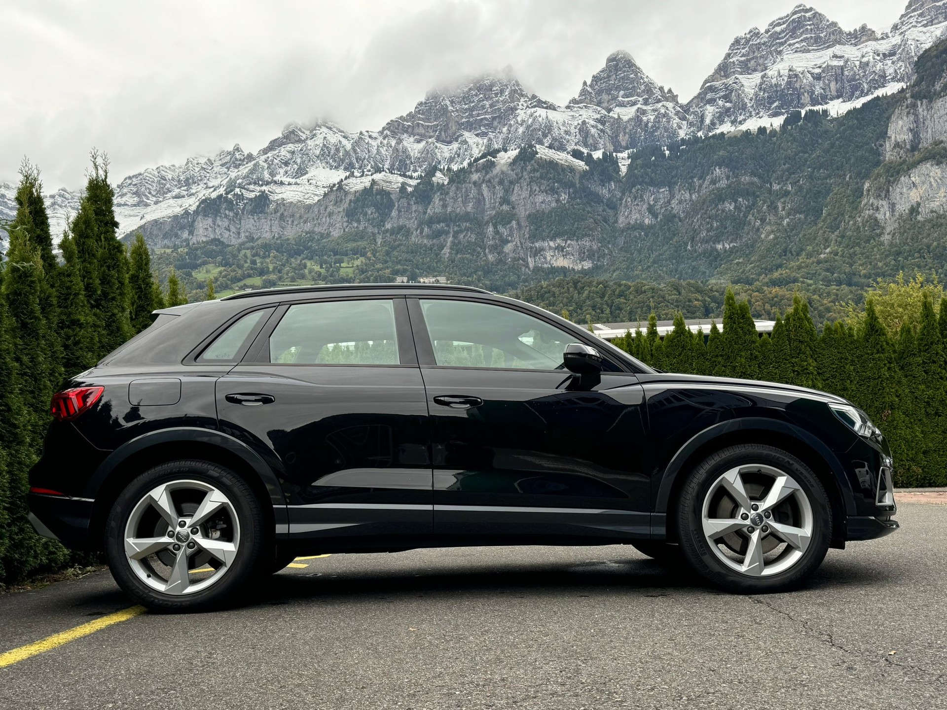 AUDI Q3 40 TFSI quattro S-tronic-image-4
