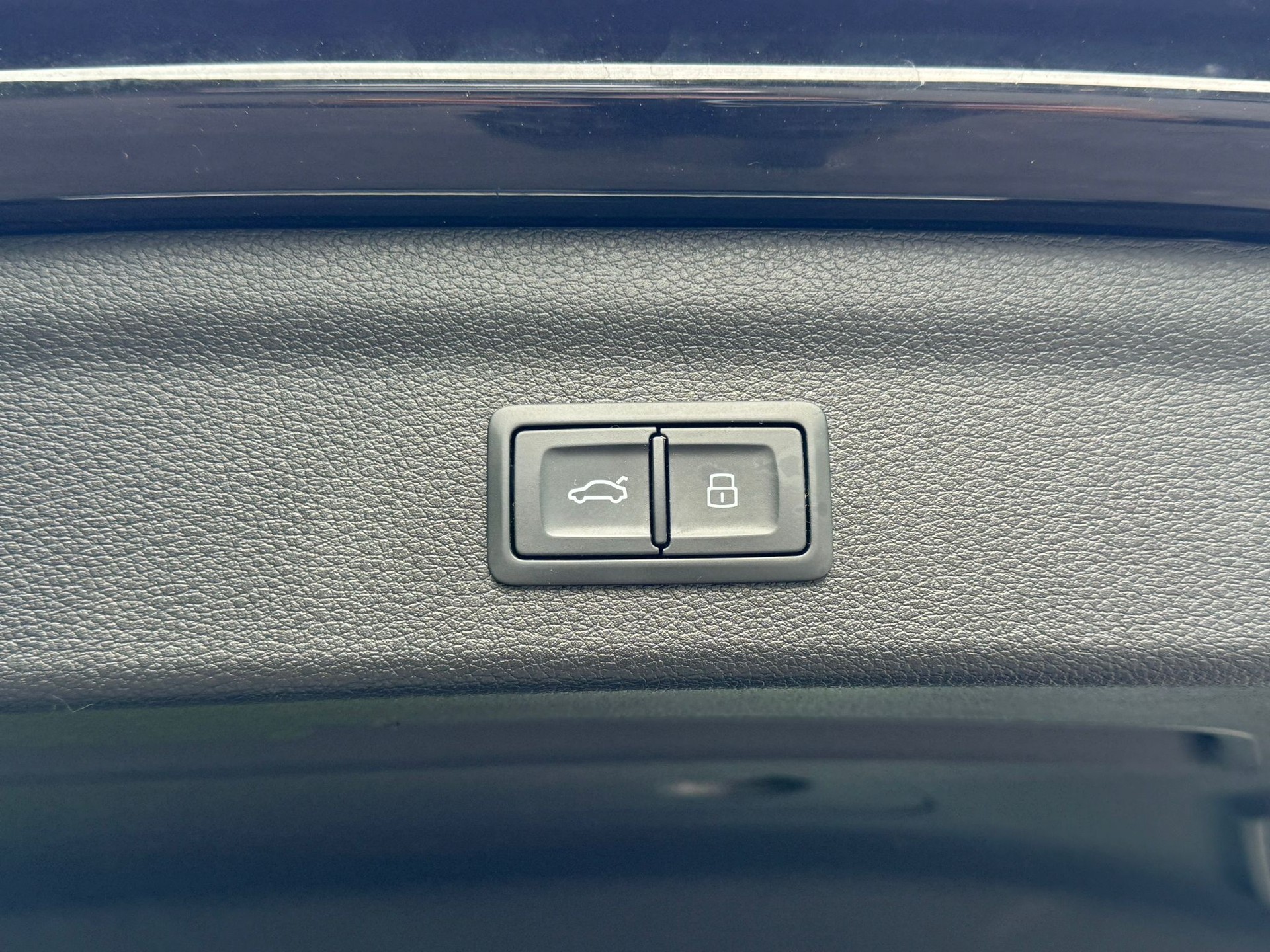 AUDI Q3 40 TFSI quattro S-tronic-image-9