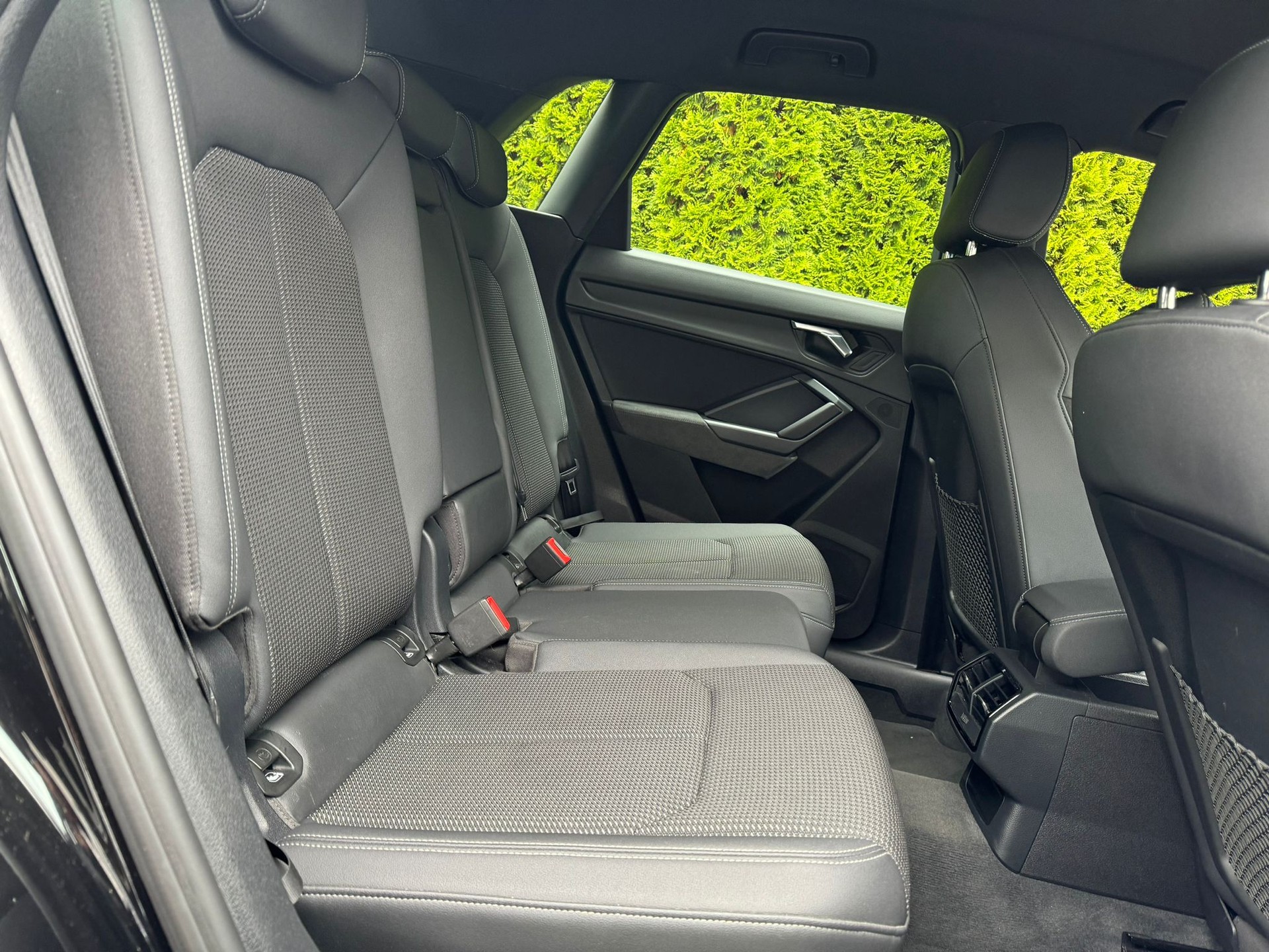 AUDI Q3 40 TFSI quattro S-tronic-image-10
