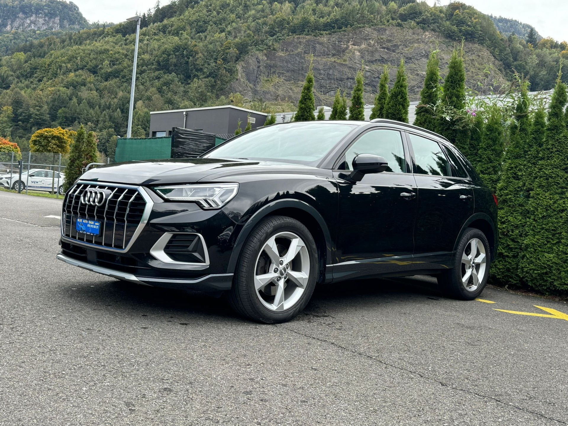 AUDI Q3 40 TFSI quattro S-tronic-image-1
