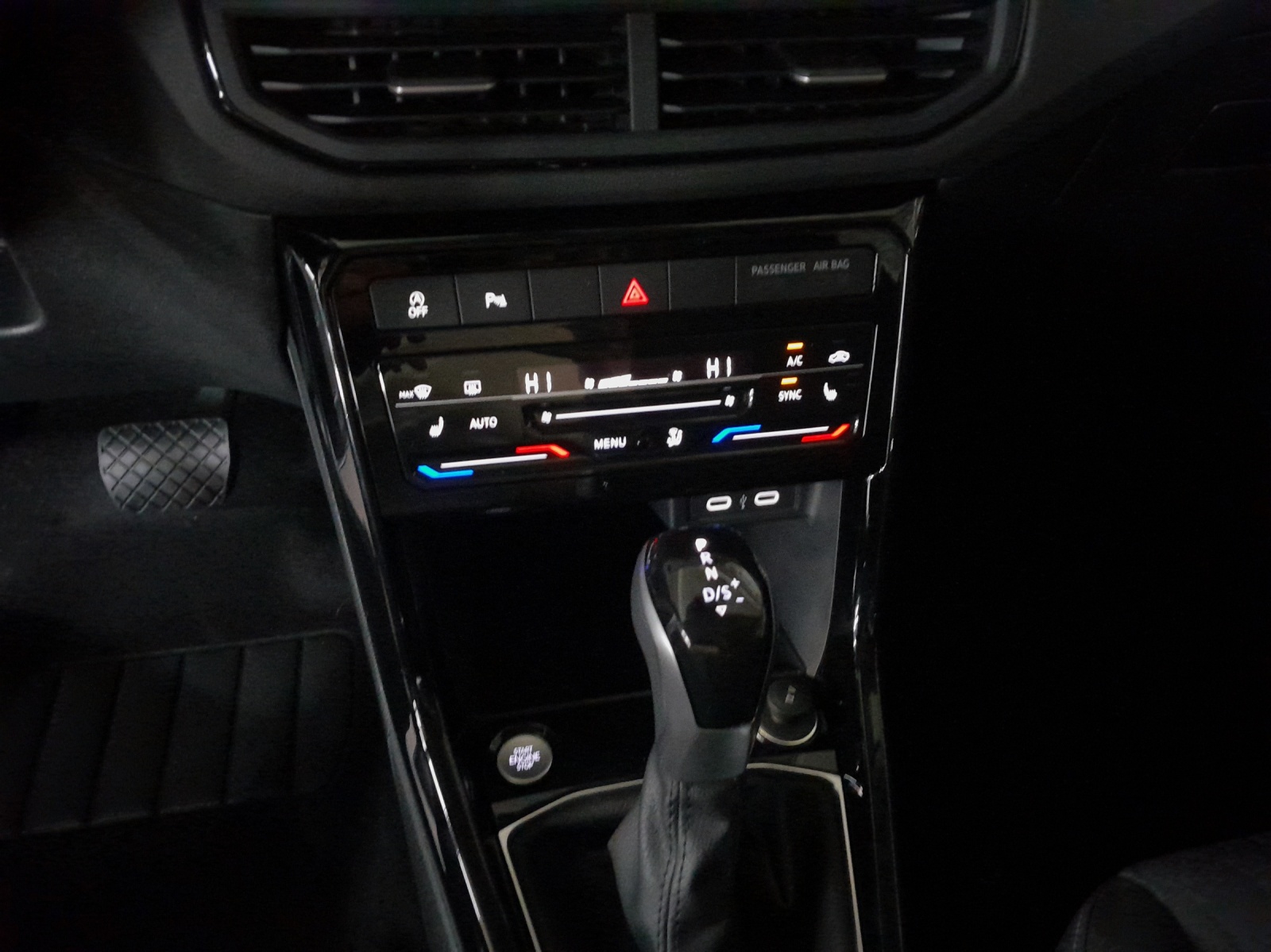 VW T-Cross 1.0 TSI EVO Life DSG-image-13