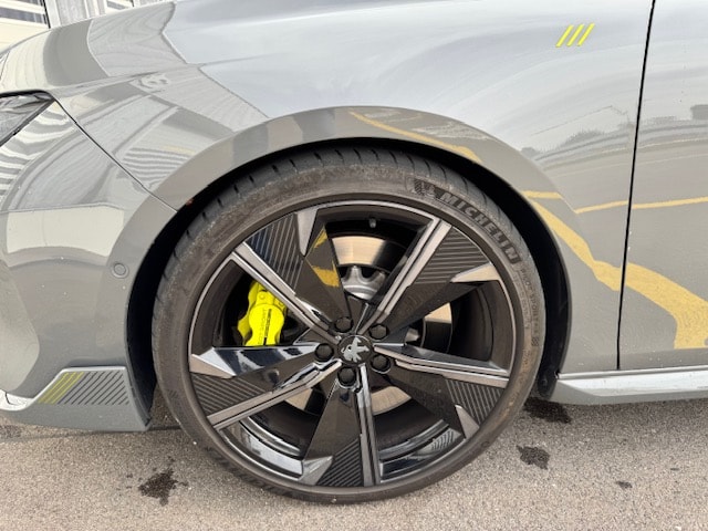 PEUGEOT 508 SW Hybrid4 360 e Sport Engineered-image-4