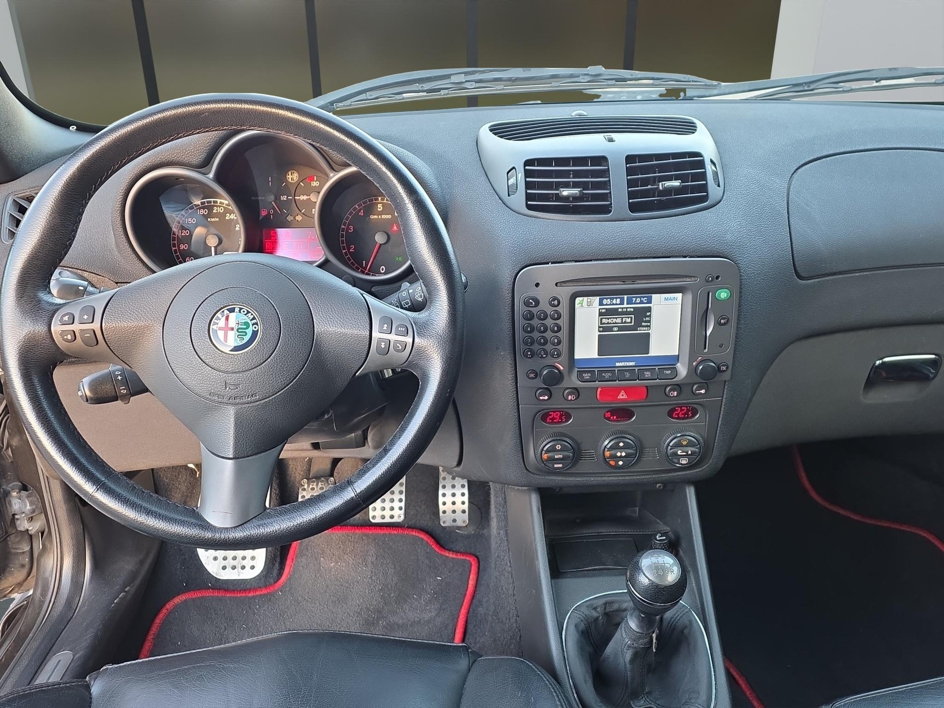ALFA ROMEO 147 3.2 GTA-image-12