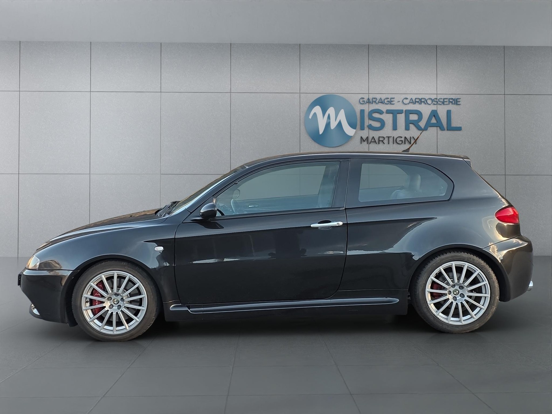 ALFA ROMEO 147 3.2 GTA-image-1