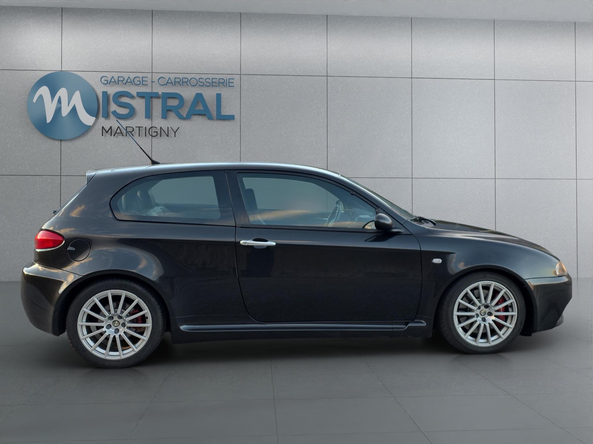 ALFA ROMEO 147 3.2 GTA-image-5