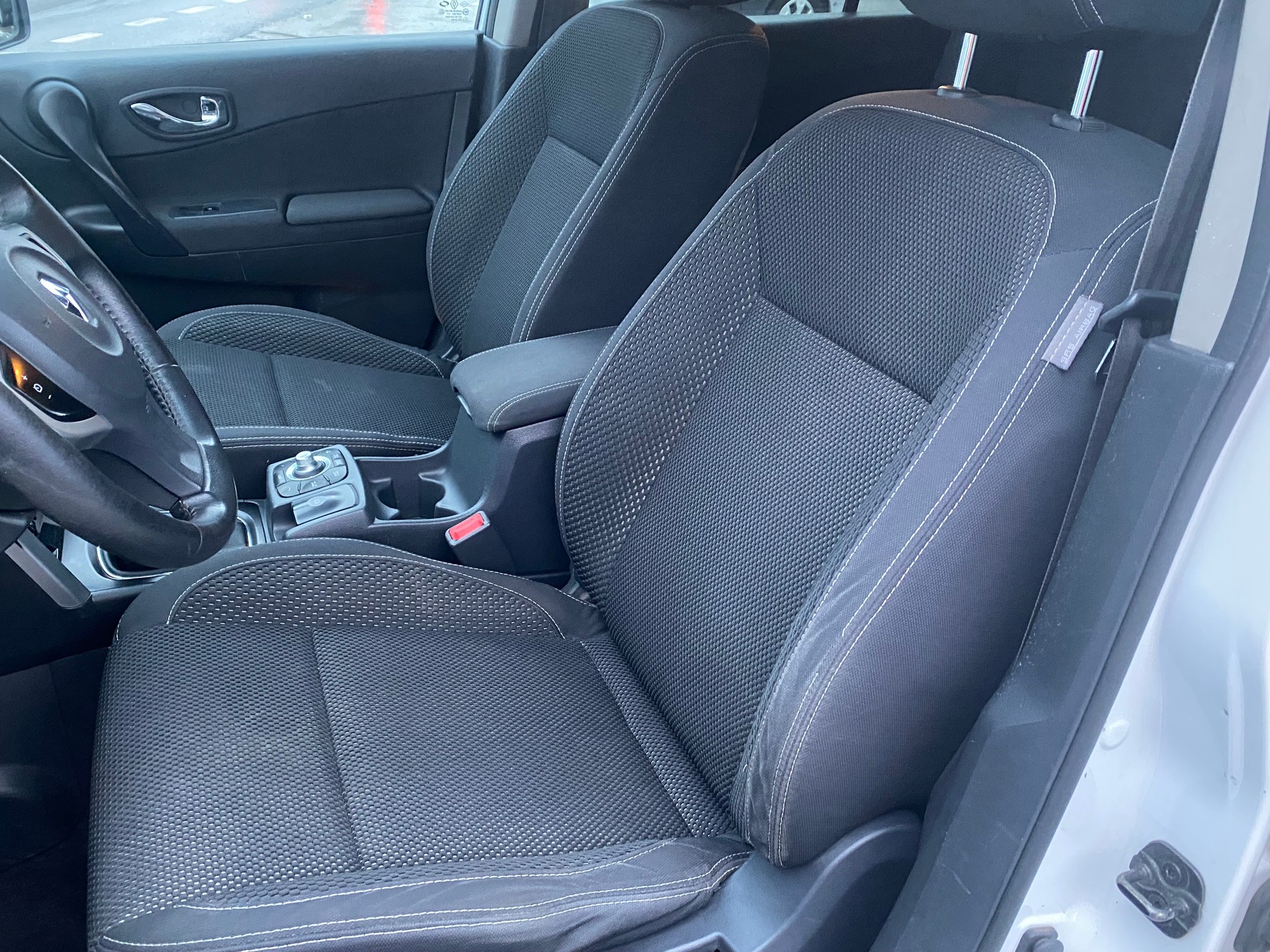 RENAULT Koleos 2.0 dCi Dynamique 4x4-image-10