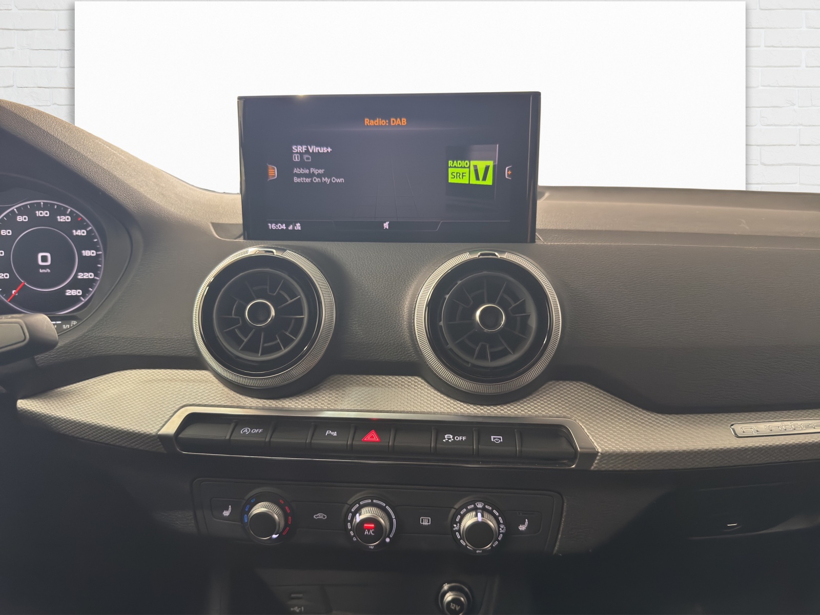 AUDI Q2 2.0 40 TFSI S Line quattro S-Tronic-image-8
