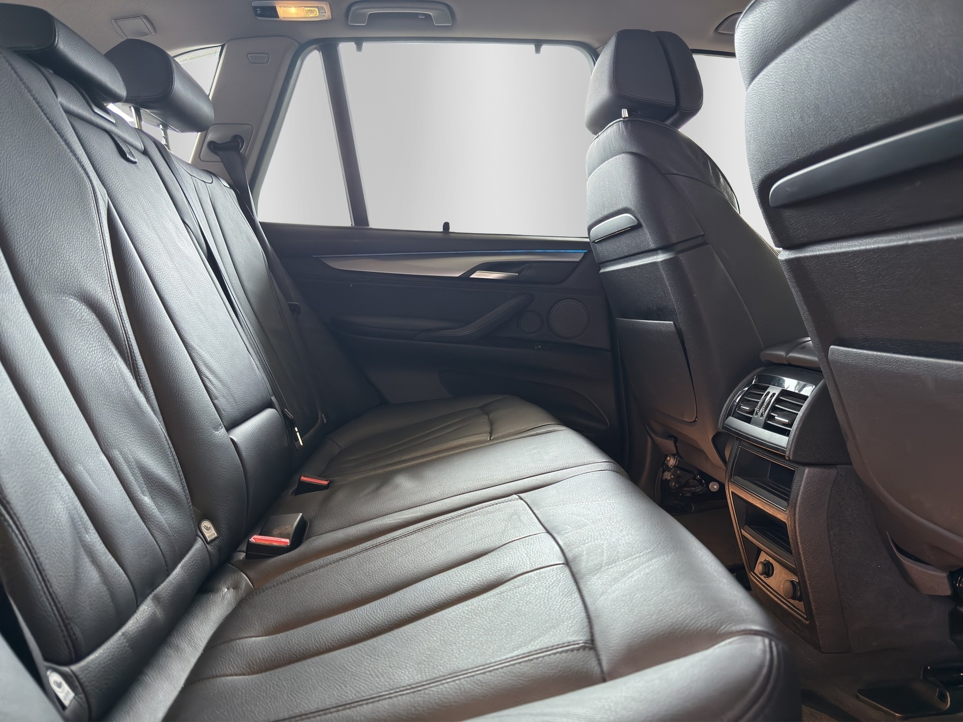 BMW X5 xDrive 30d Steptronic-image-16