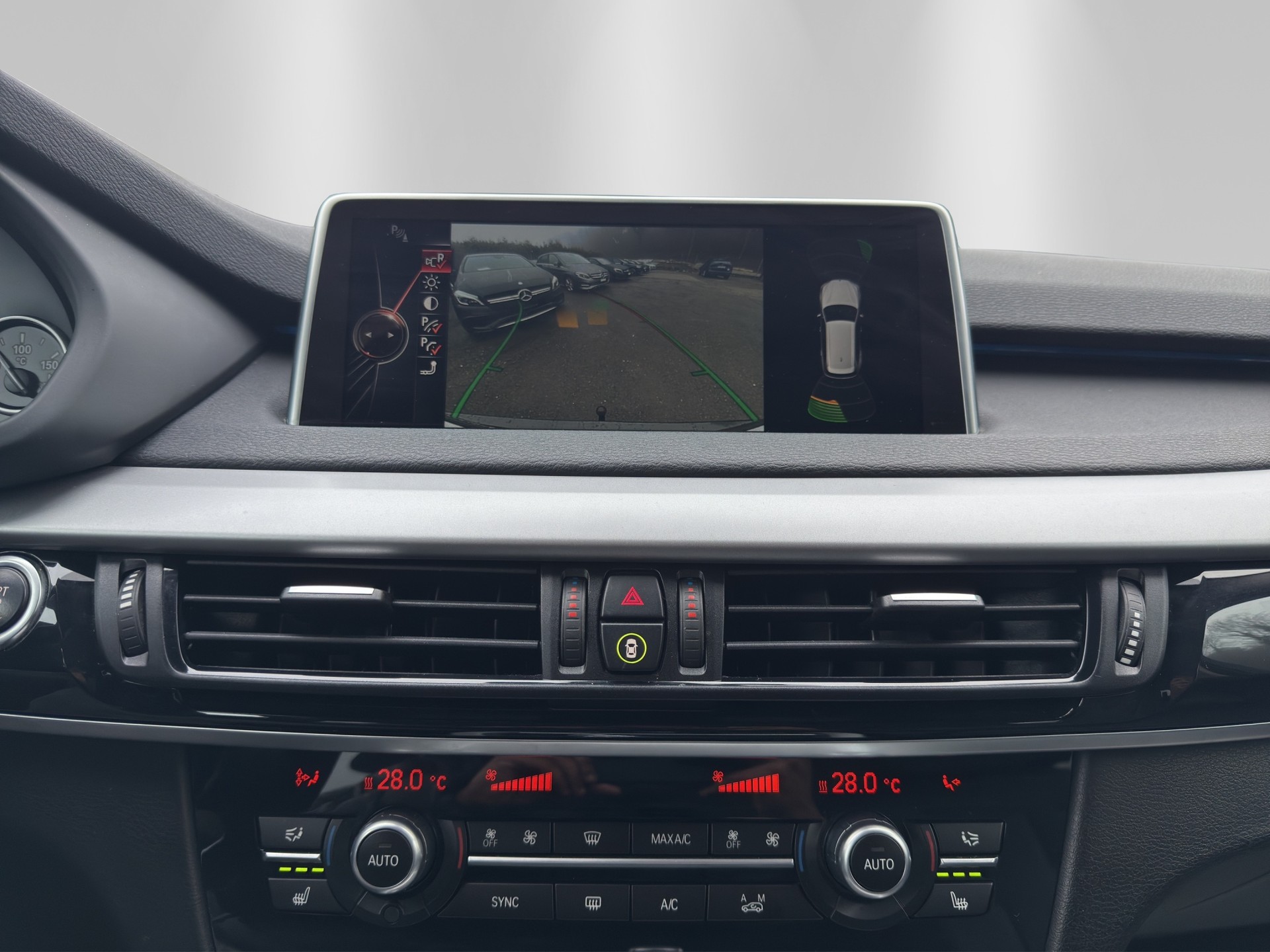 BMW X5 xDrive 30d Steptronic-image-13