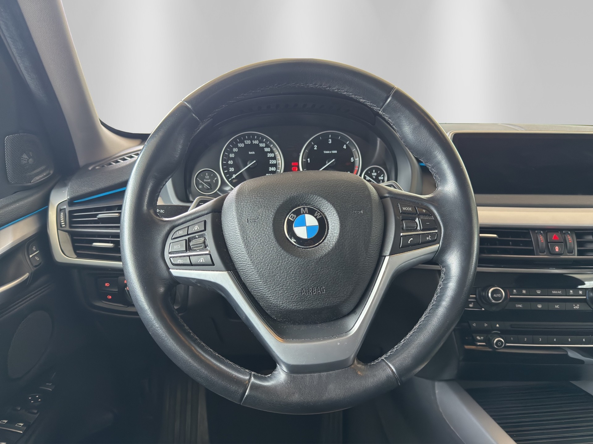 BMW X5 xDrive 30d Steptronic-image-9