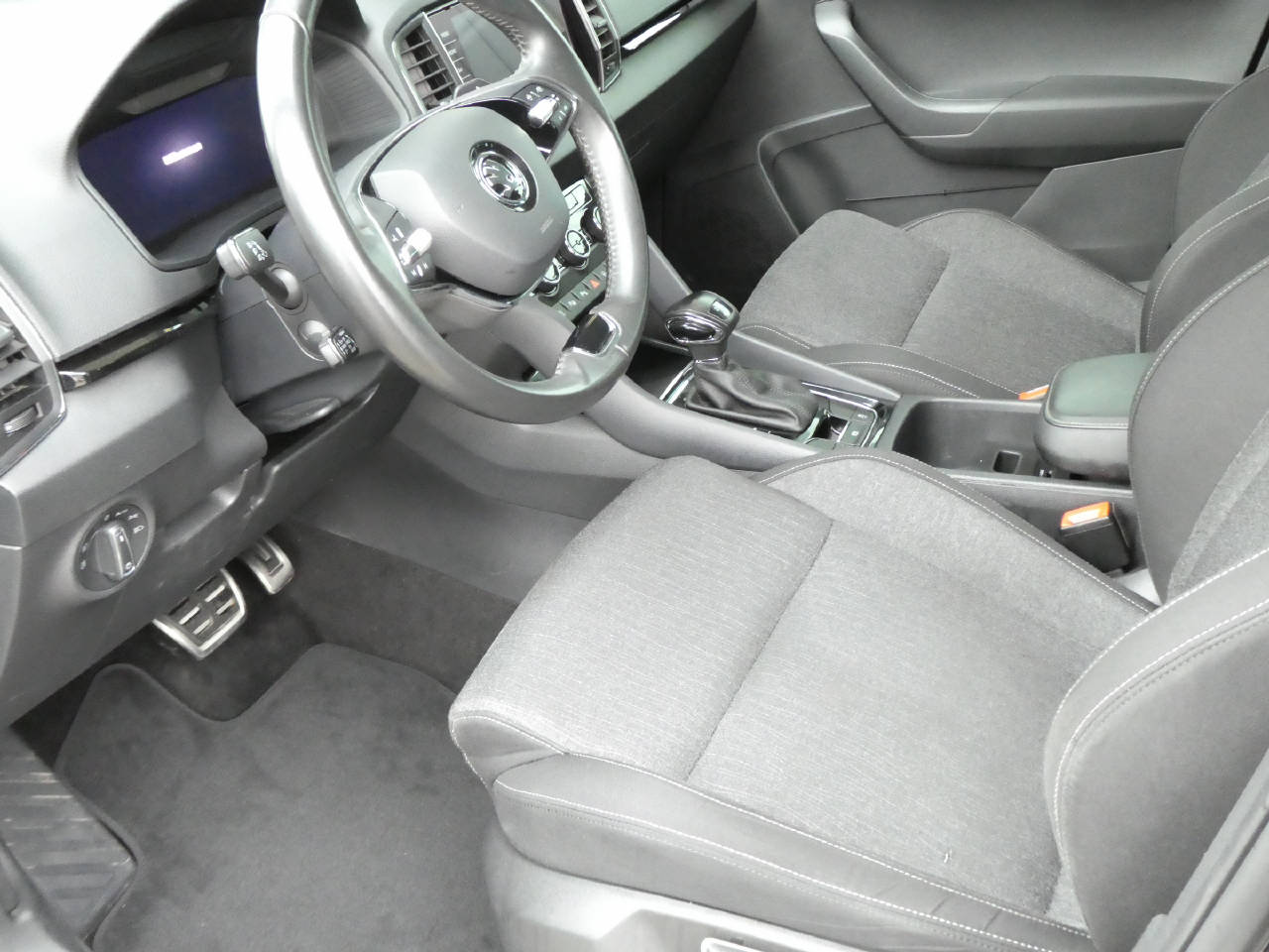 SKODA Karoq 2.0 TDI Style 4x4 DSG-image-8