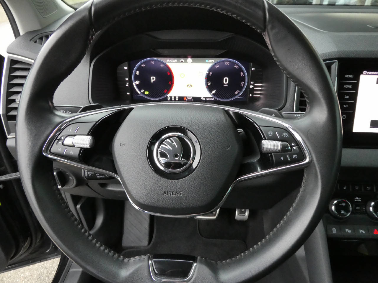 SKODA Karoq 2.0 TDI Style 4x4 DSG-image-11