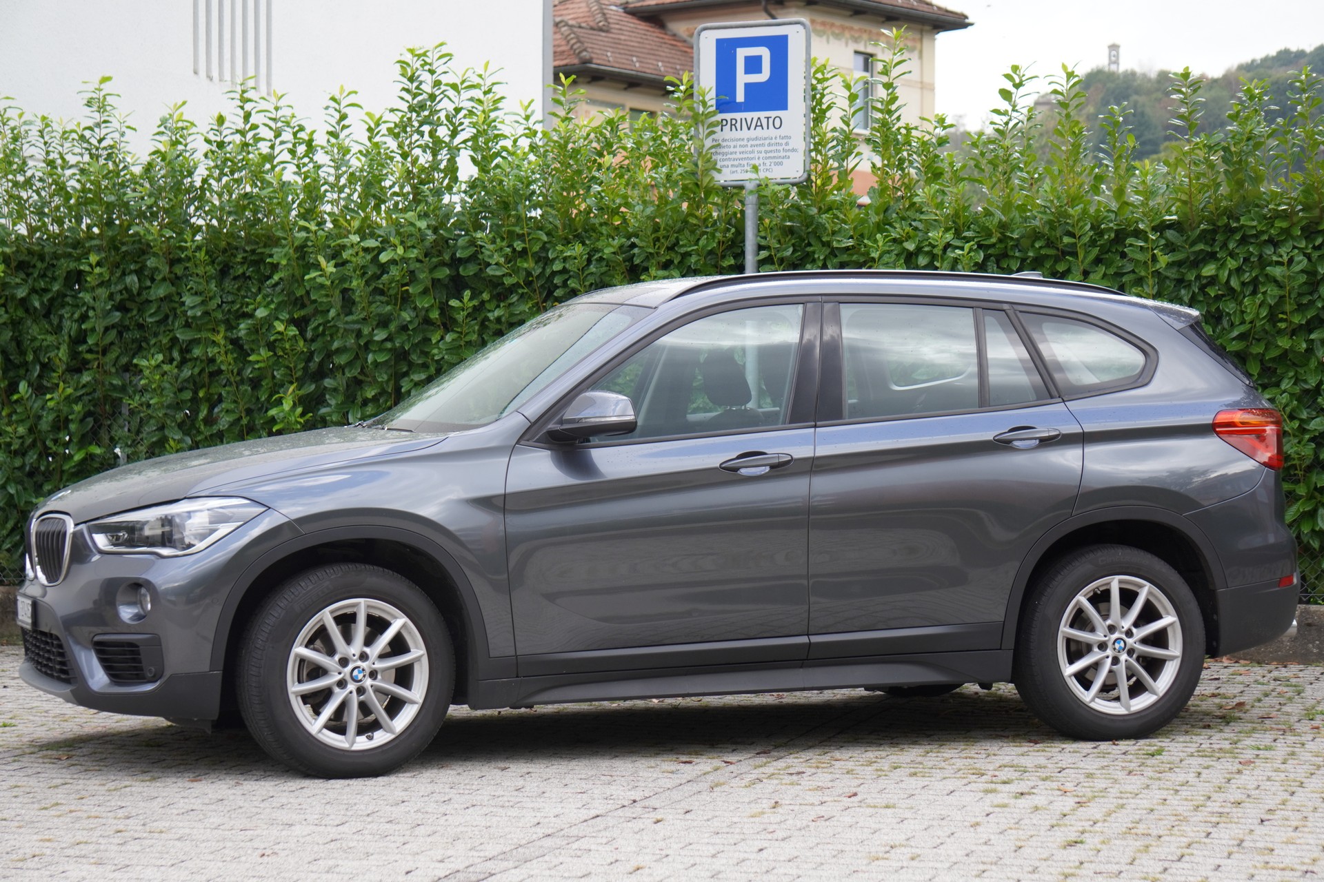BMW X1 xDrive 18d xLine Steptronic-image-2