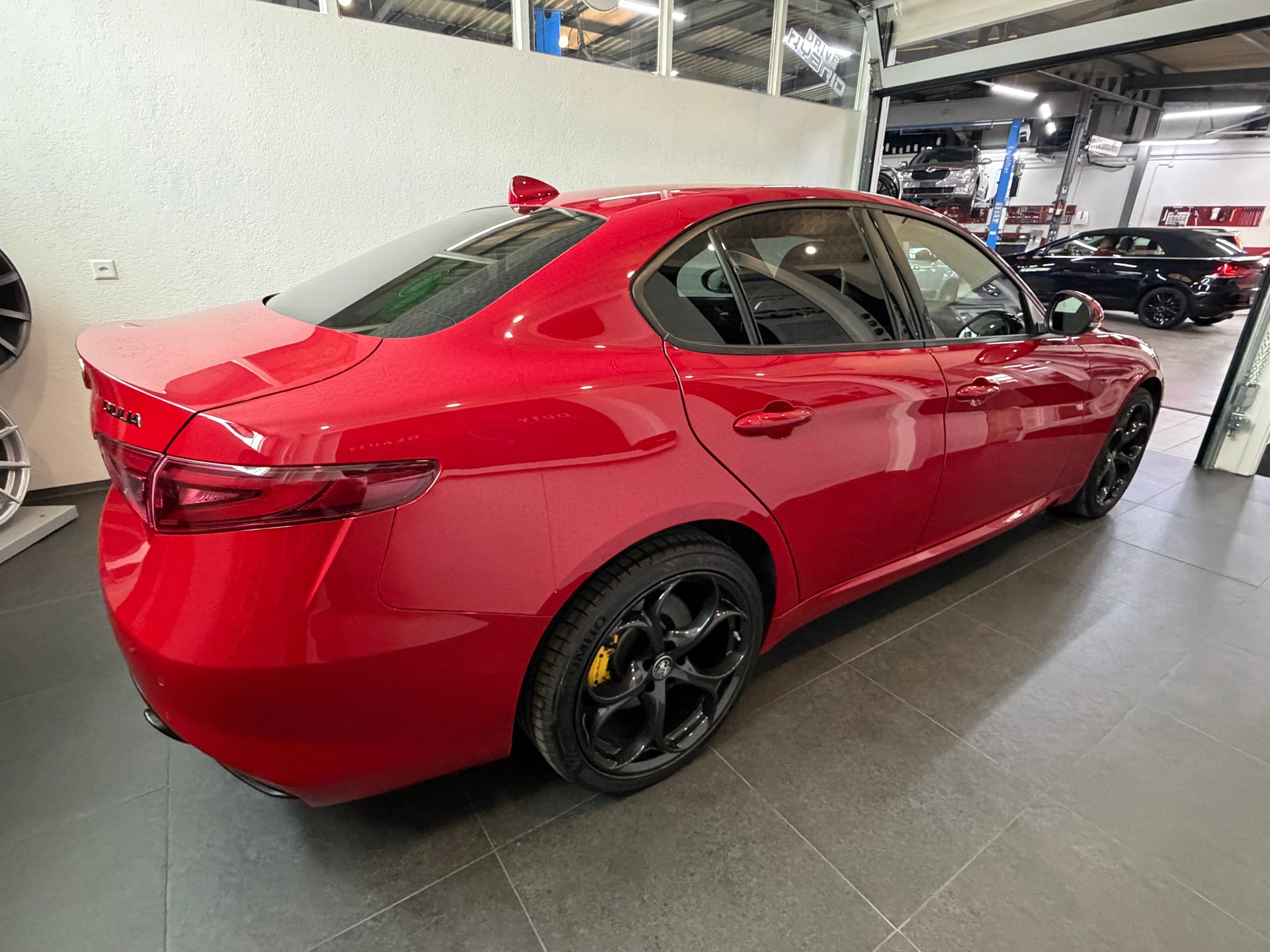 ALFA ROMEO Giulia 2.0 Veloce Q4 Automatic-image-4