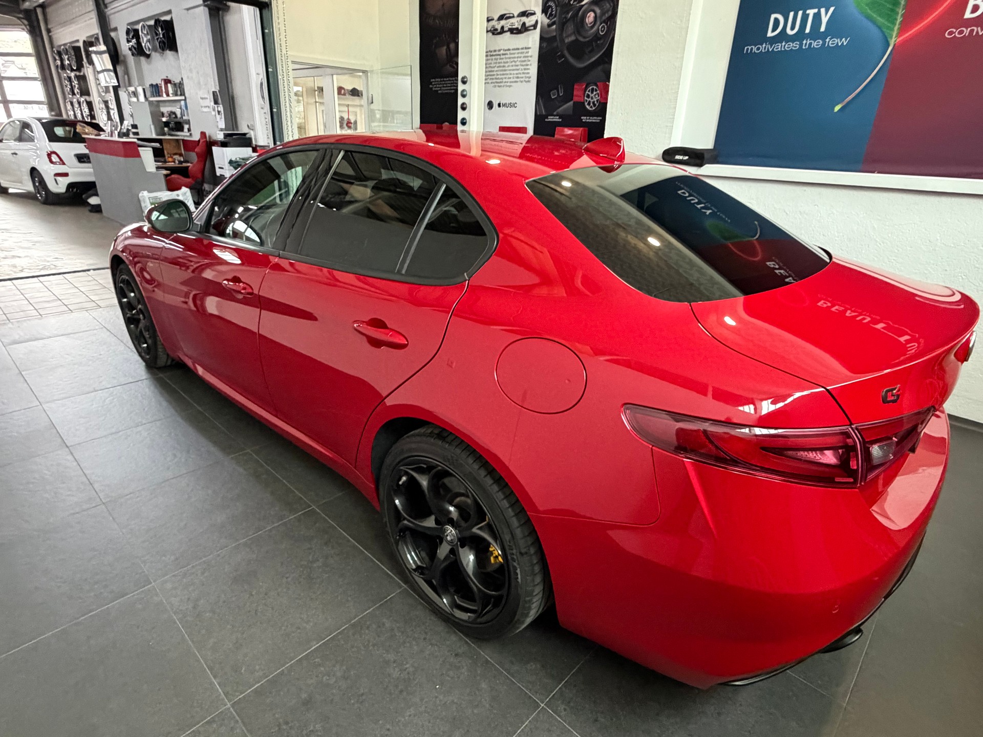 ALFA ROMEO Giulia 2.0 Veloce Q4 Automatic-image-2