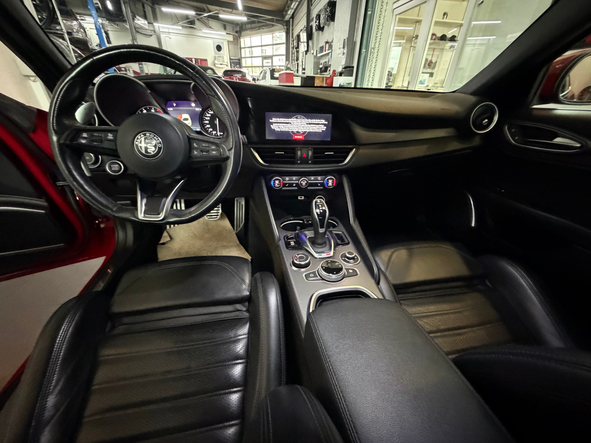 ALFA ROMEO Giulia 2.0 Veloce Q4 Automatic-image-11