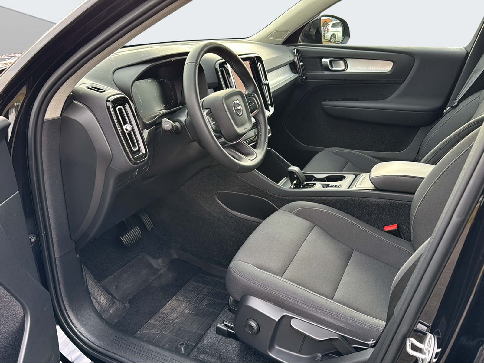 VOLVO XC40 1.5 T2 Xcite-image-9