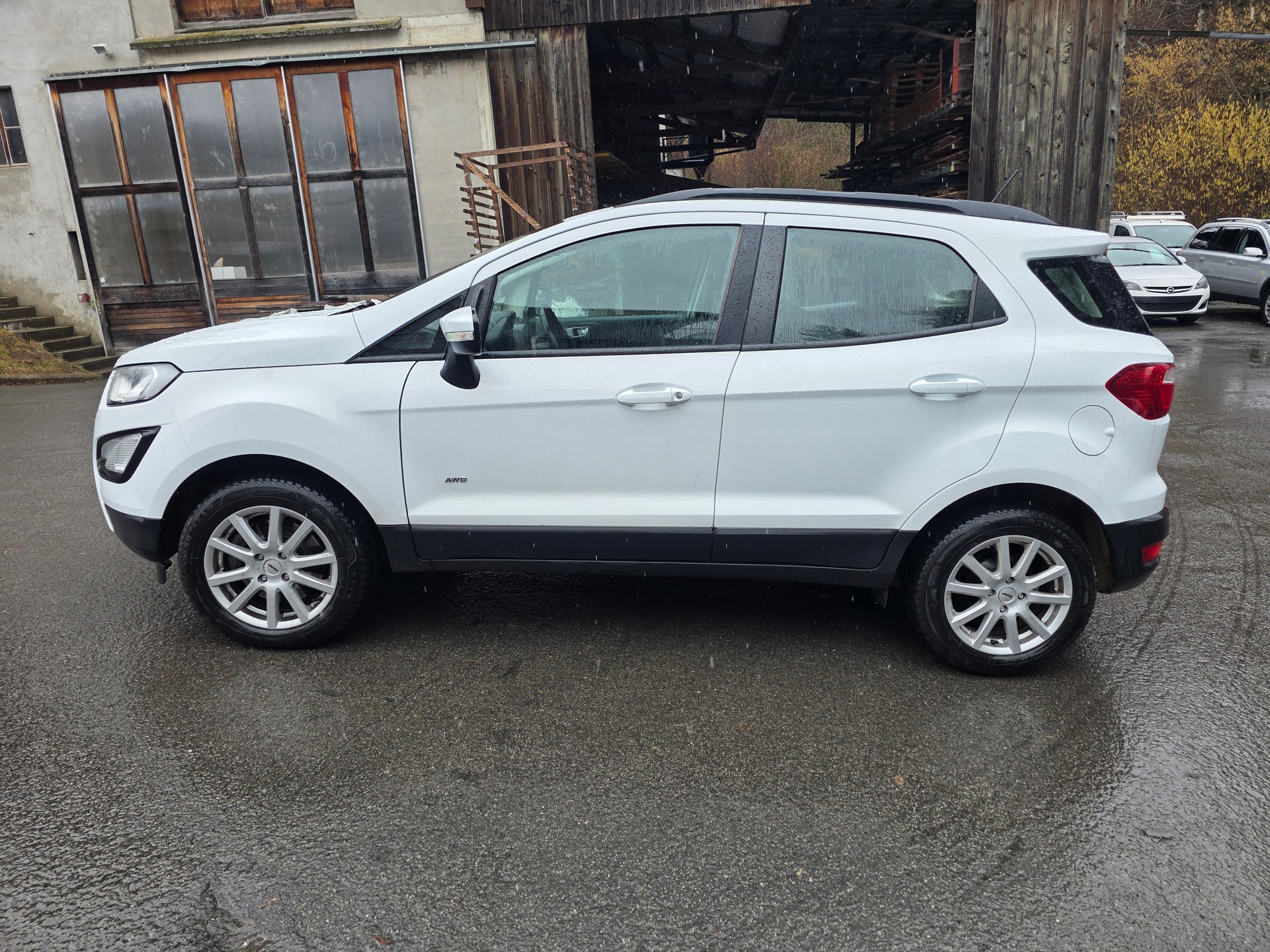 FORD EcoSport 1.5 TDCi Titanium AWD-image-4