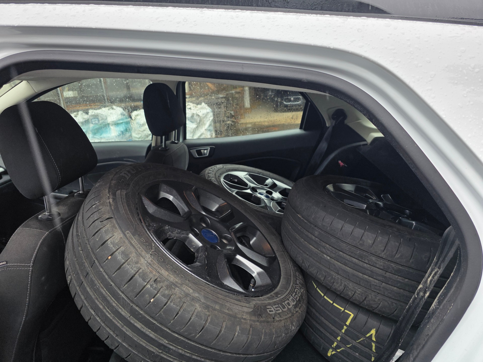 FORD EcoSport 1.5 TDCi Titanium AWD-image-1