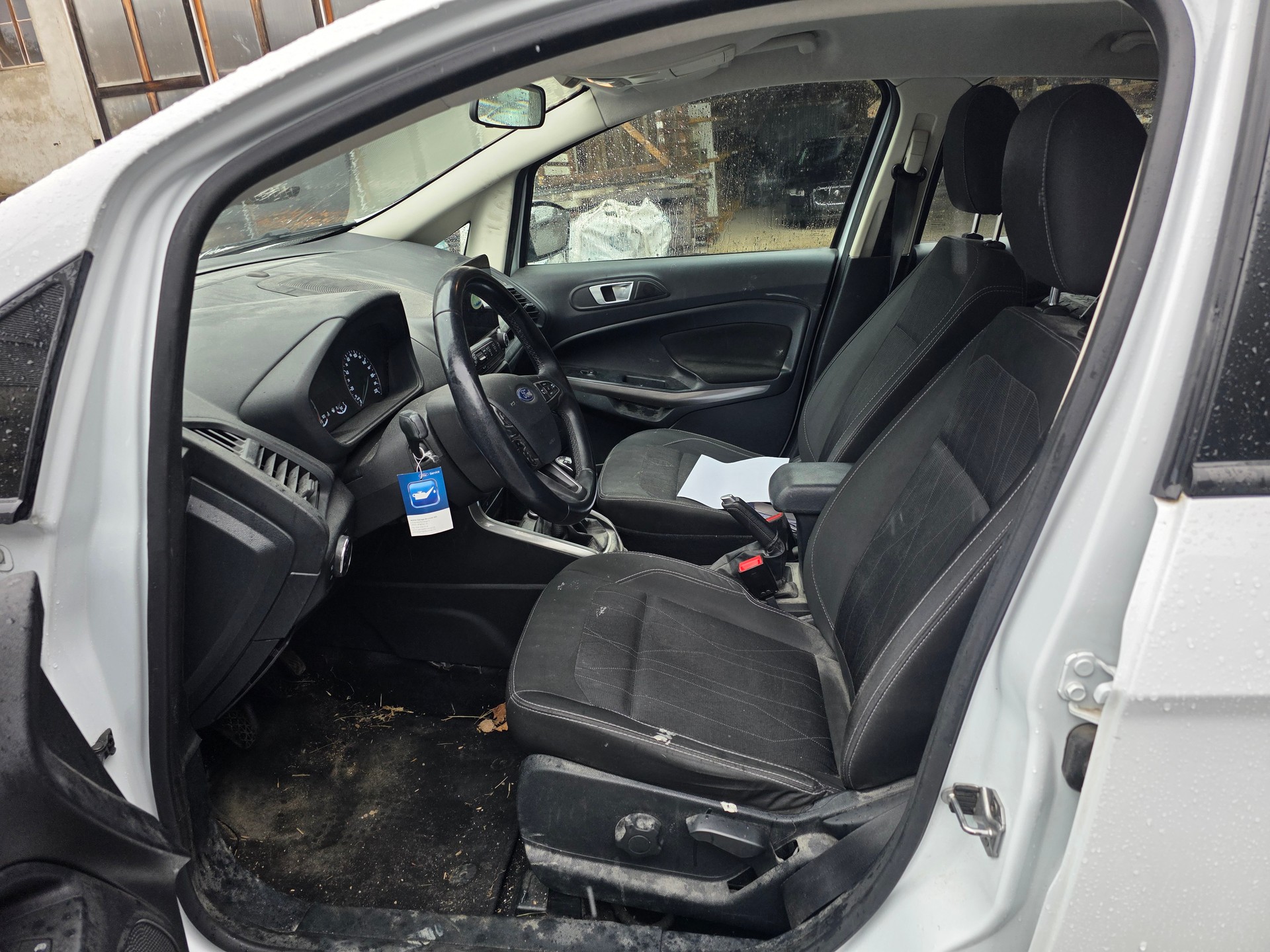FORD EcoSport 1.5 TDCi Titanium AWD-image-10