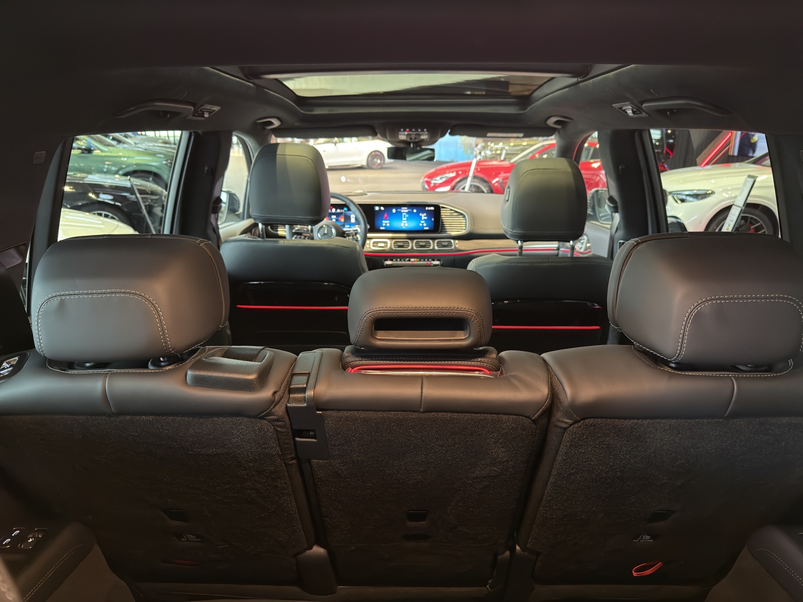 MERCEDES-BENZ GLS 63 4Matic + 9G-Tronic-image-15