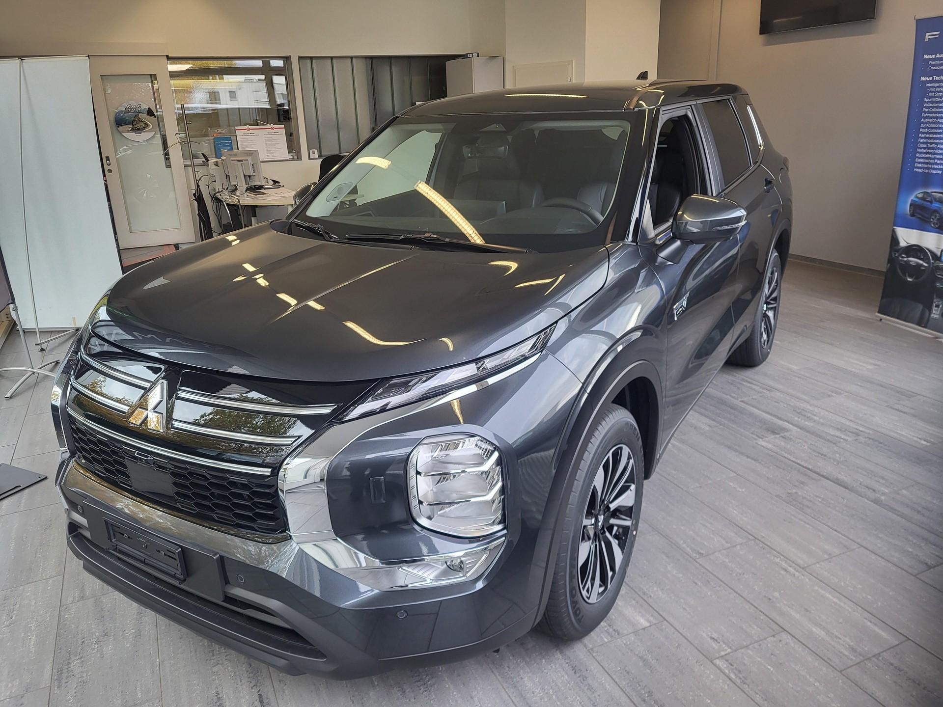 MITSUBISHI Outlander 2.4 PHEV Invite 4x4