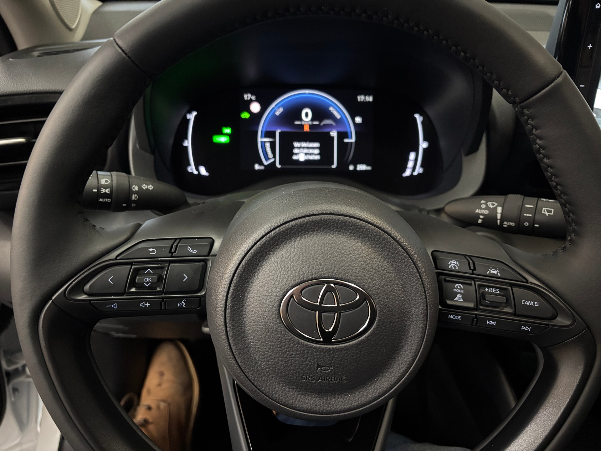 TOYOTA Yaris 1.5 Trend e-CVT-image-11
