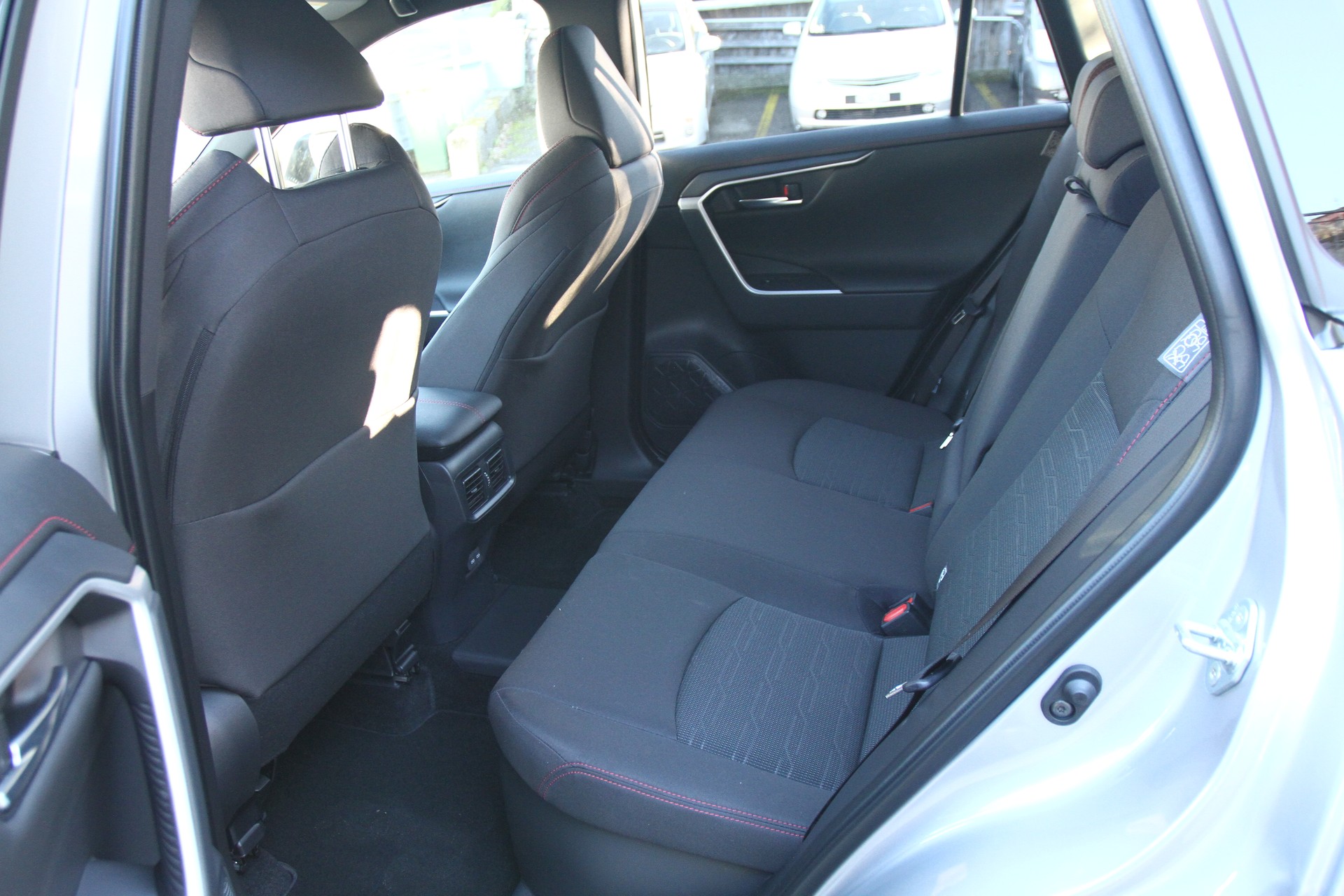TOYOTA RAV-4 2.5 PHEV Trend e-CVT 4WD-image-6