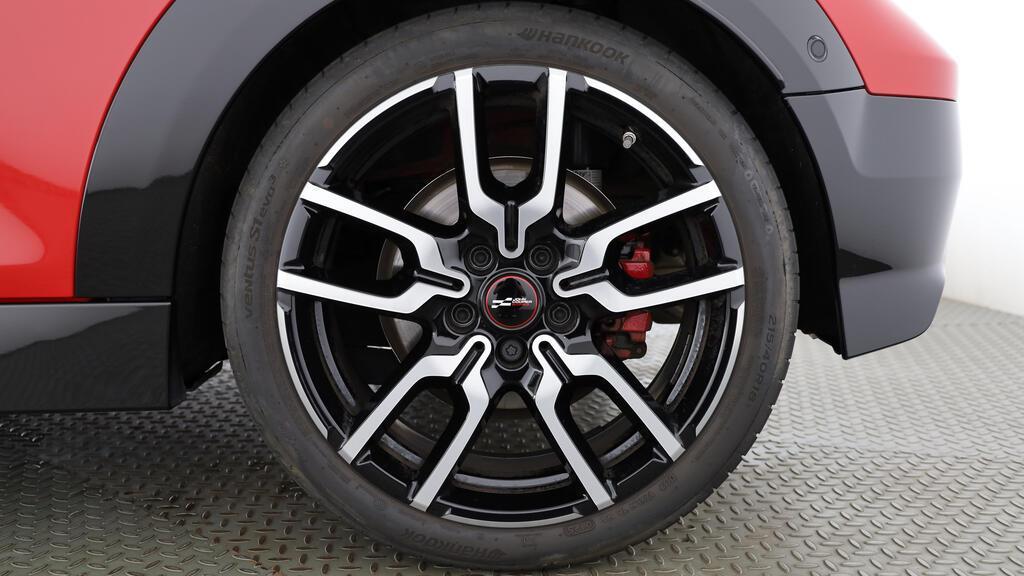 MINI John Cooper Works Cabrio-image-7