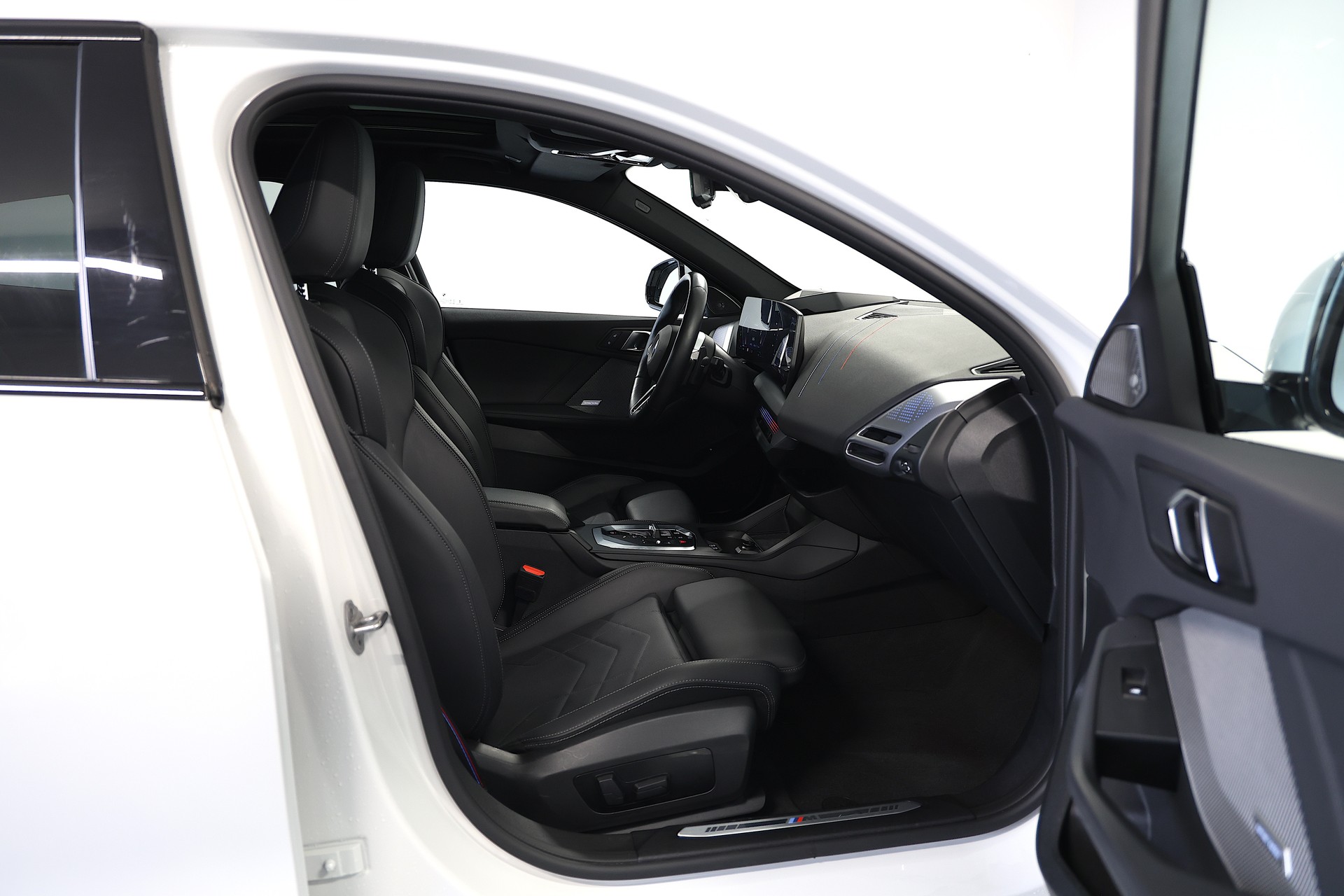 BMW 120d M Sport Pro Steptronic *CH-FZ* *Modell 2025*-image-13