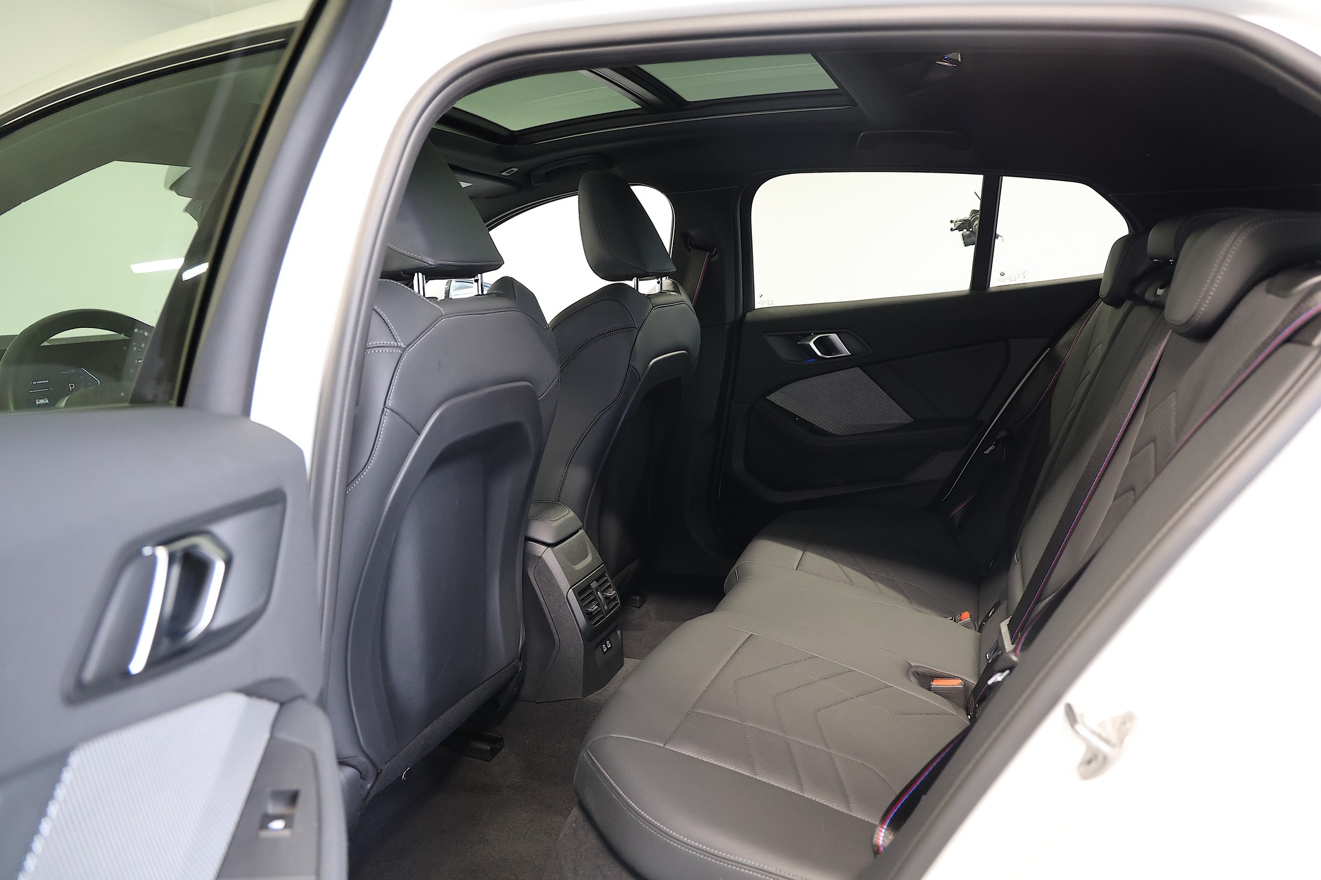 BMW 120d M Sport Pro Steptronic *CH-FZ* *Modell 2025*-image-18