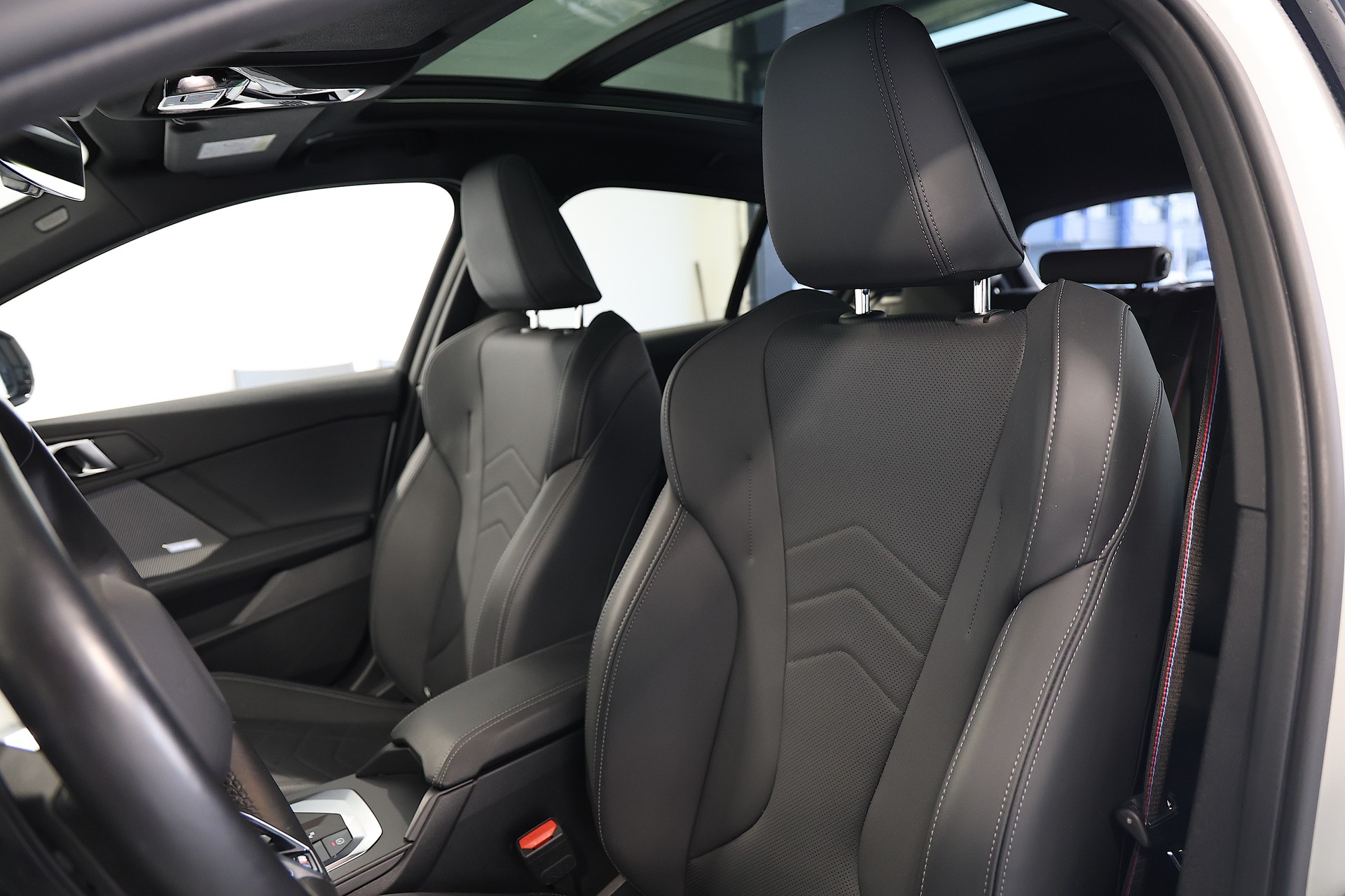 BMW 120d M Sport Pro Steptronic *CH-FZ* *Modell 2025*-image-8