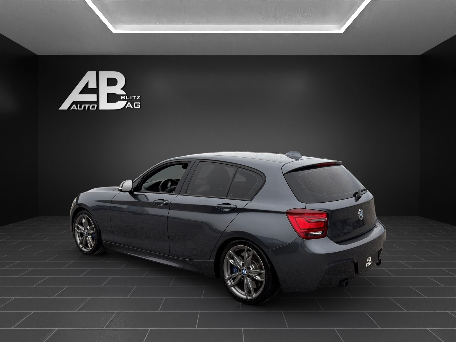 BMW M135i Steptronic-image-2